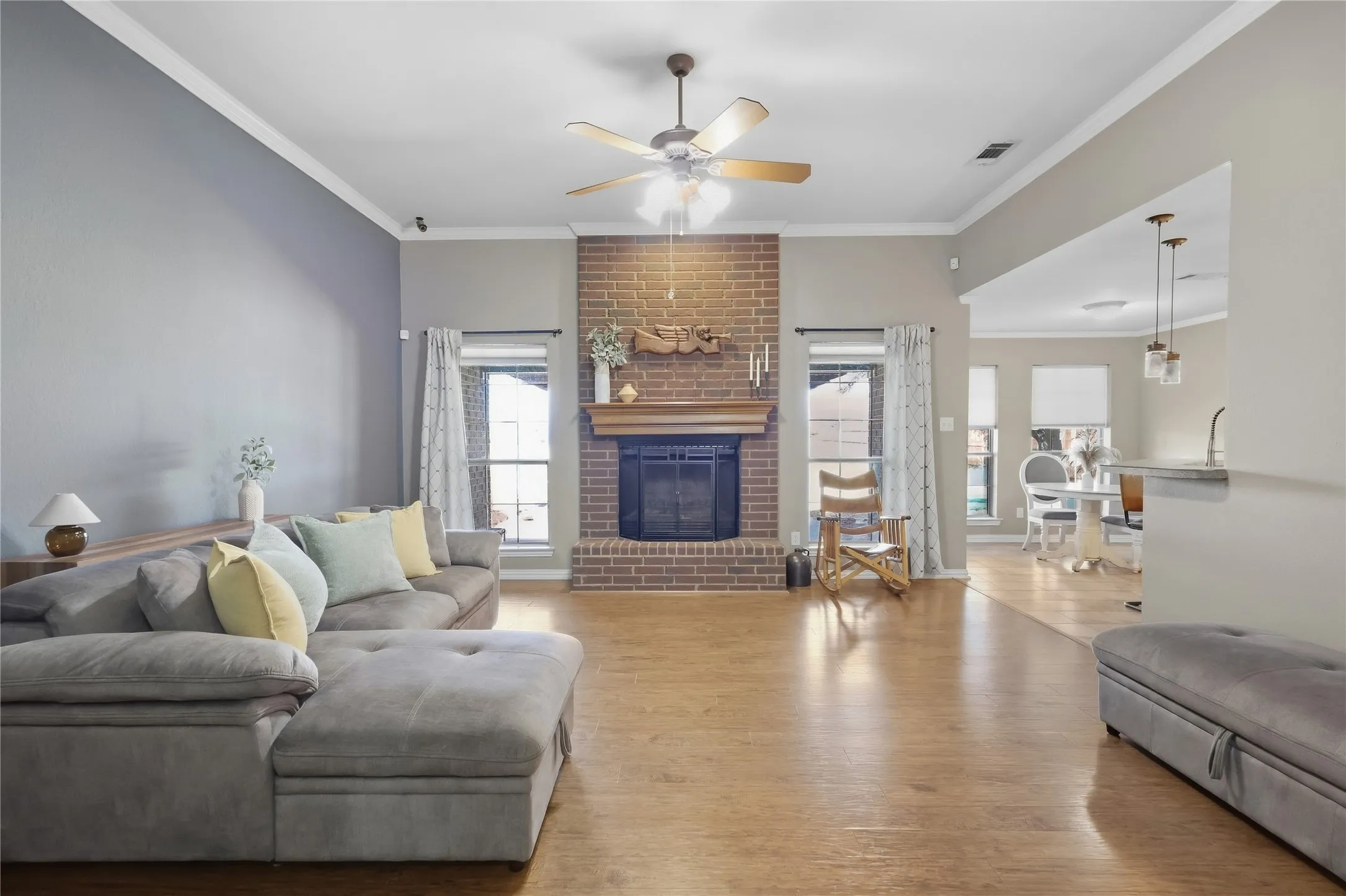 Single Family Residence For Sale in Kaufman County , 11151 County Road 213, Forney, Texas 75126, 4 Bedroom, 2 Bathroom, Garage spaces, 2,308 Sqft, built in 2003, mls#21380729, Real Estate Agent in Forney, Homes For Sale in Kaufman county, Homes For Sale in Forney, Realtor in Forney Texas, Real Estate Brokerage Independent Realty Texas, Luminita Cordes Realtor