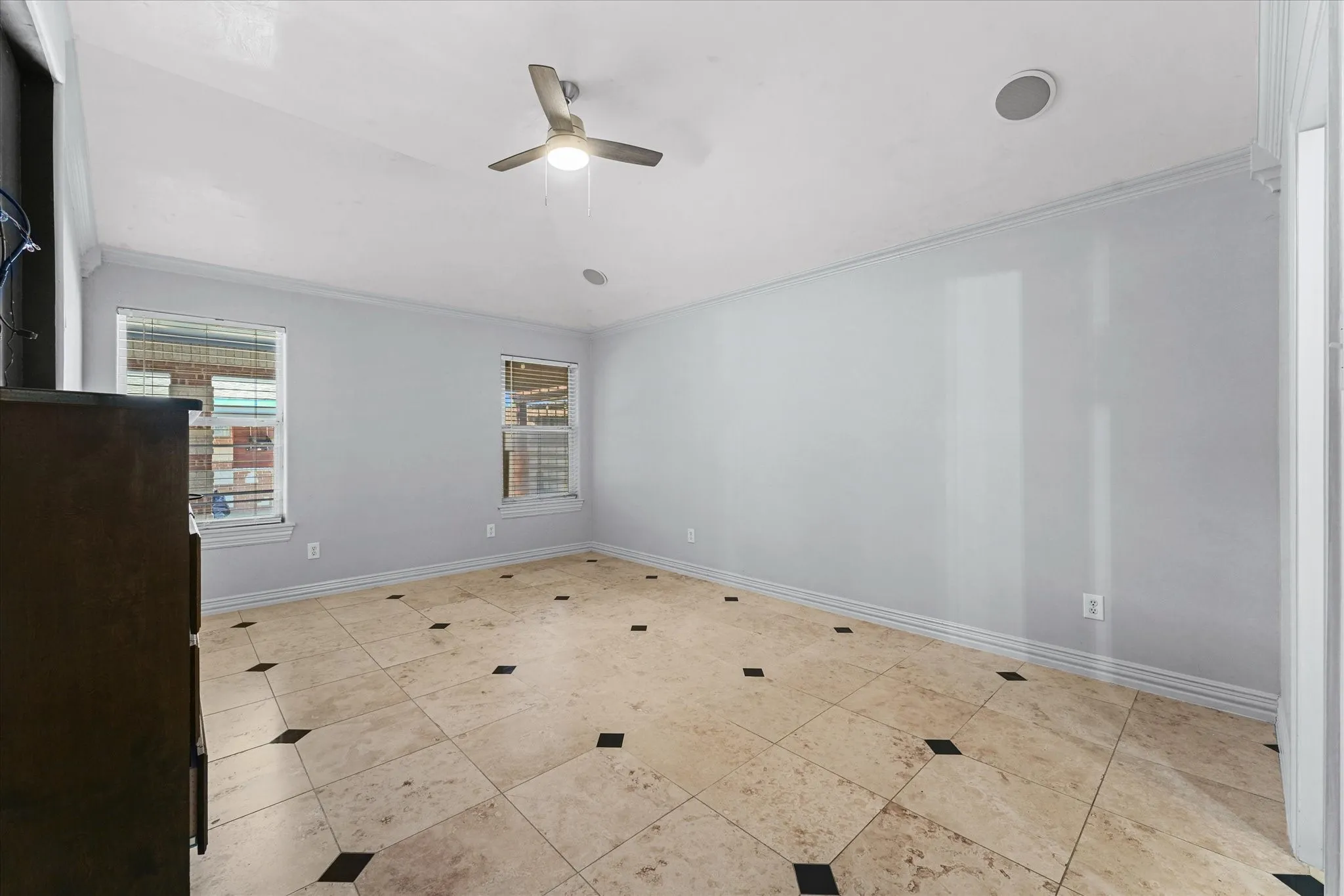 Single Family Residence For Sale in Tarrant County , 7112 Snowy Owl Street, Arlington, Texas 76002, 3 Bedroom, 2 Bathroom, 2 Garage spaces, 2,143 Sqft, built in 2002, mls#21389977, Real Estate Agent in Arlington, Homes For Sale in Tarrant county, Homes For Sale in Arlington, Realtor in Arlington Texas, Real Estate Brokerage Independent Realty Texas, Luminita Cordes Realtor