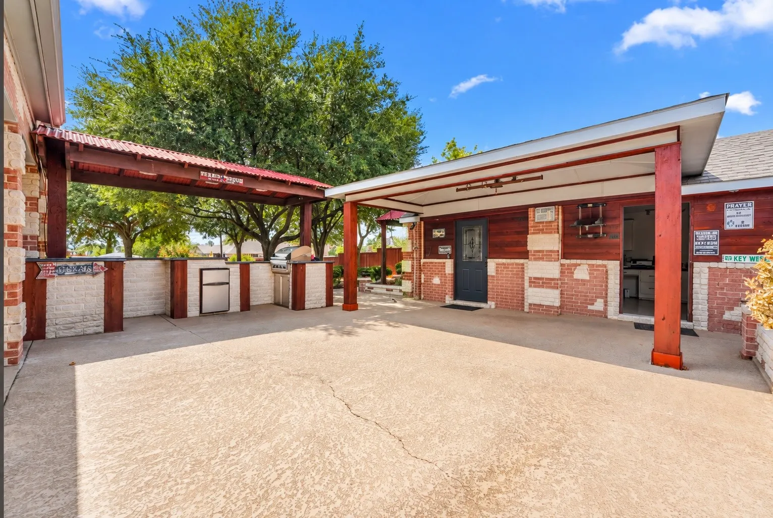 Single Family Residence For Sale in Tarrant County , 7112 Snowy Owl Street, Arlington, Texas 76002, 3 Bedroom, 2 Bathroom, 2 Garage spaces, 2,143 Sqft, built in 2002, mls#21389977, Real Estate Agent in Arlington, Homes For Sale in Tarrant county, Homes For Sale in Arlington, Realtor in Arlington Texas, Real Estate Brokerage Independent Realty Texas, Luminita Cordes Realtor