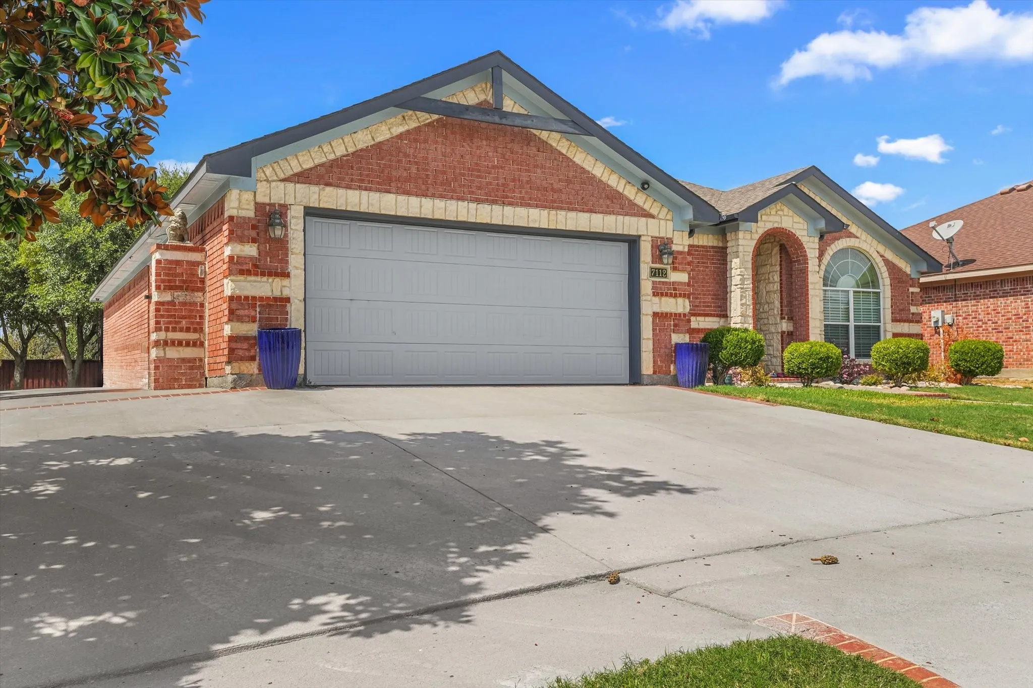 Single Family Residence For Sale in Tarrant County , 7112 Snowy Owl Street, Arlington, Texas 76002, 3 Bedroom, 2 Bathroom, 2 Garage spaces, 2,143 Sqft, built in 2002, mls#21389977, Real Estate Agent in Arlington, Homes For Sale in Tarrant county, Homes For Sale in Arlington, Realtor in Arlington Texas, Real Estate Brokerage Independent Realty Texas, Luminita Cordes Realtor