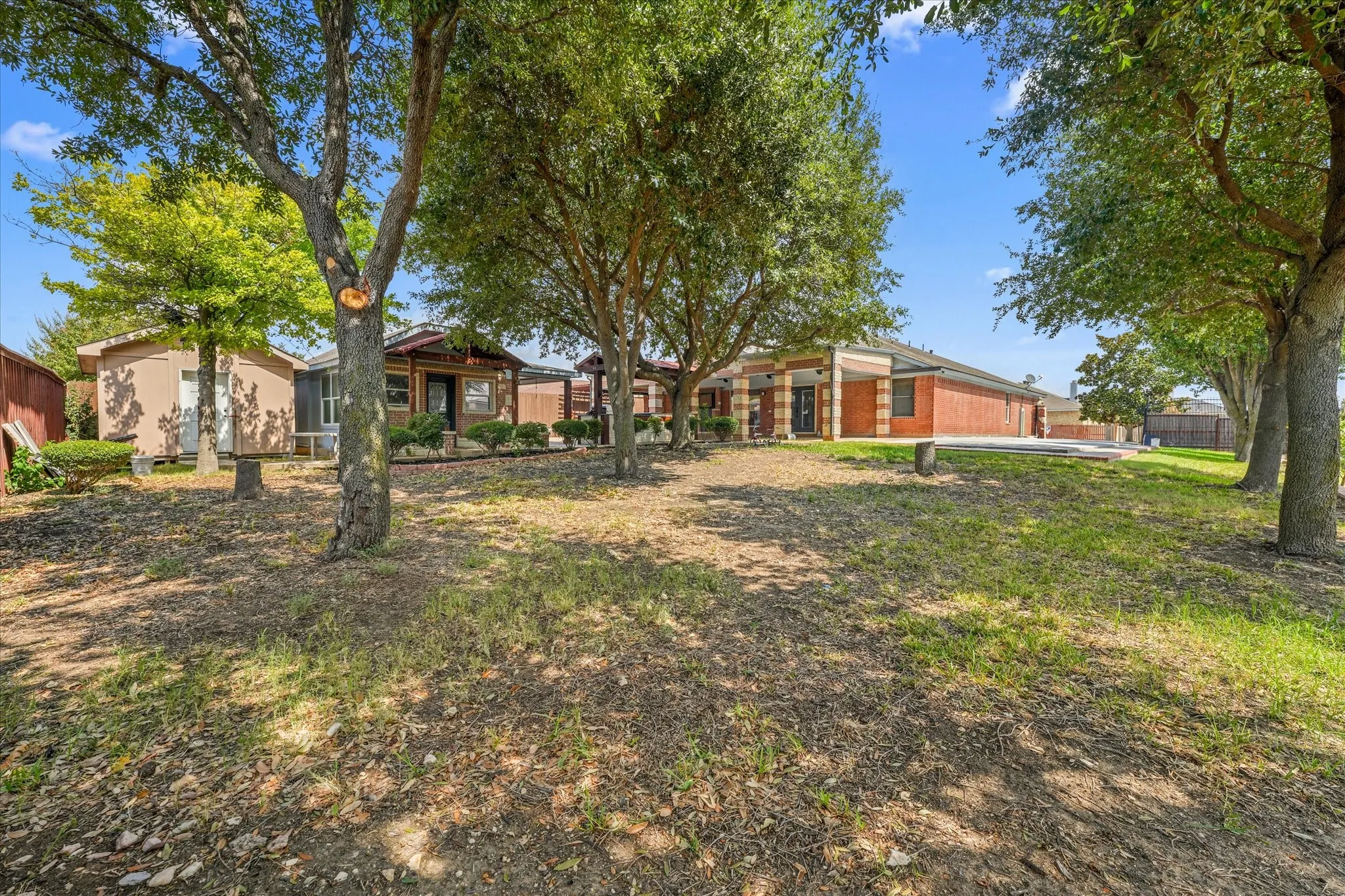 Single Family Residence For Sale in Tarrant County , 7112 Snowy Owl Street, Arlington, Texas 76002, 3 Bedroom, 2 Bathroom, 2 Garage spaces, 2,143 Sqft, built in 2002, mls#21389977, Real Estate Agent in Arlington, Homes For Sale in Tarrant county, Homes For Sale in Arlington, Realtor in Arlington Texas, Real Estate Brokerage Independent Realty Texas, Luminita Cordes Realtor