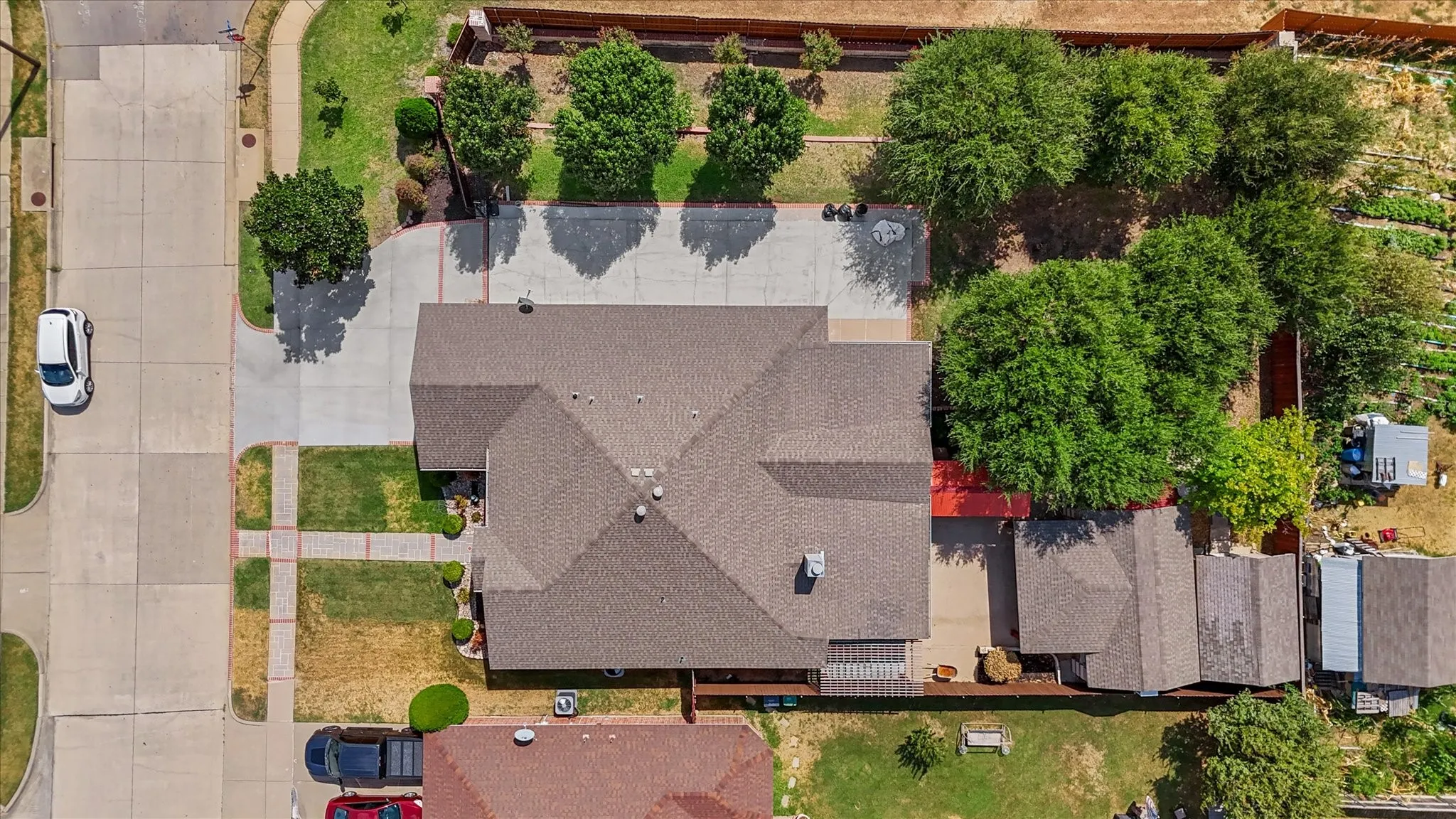 Single Family Residence For Sale in Tarrant County , 7112 Snowy Owl Street, Arlington, Texas 76002, 3 Bedroom, 2 Bathroom, 2 Garage spaces, 2,143 Sqft, built in 2002, mls#21389977, Real Estate Agent in Arlington, Homes For Sale in Tarrant county, Homes For Sale in Arlington, Realtor in Arlington Texas, Real Estate Brokerage Independent Realty Texas, Luminita Cordes Realtor