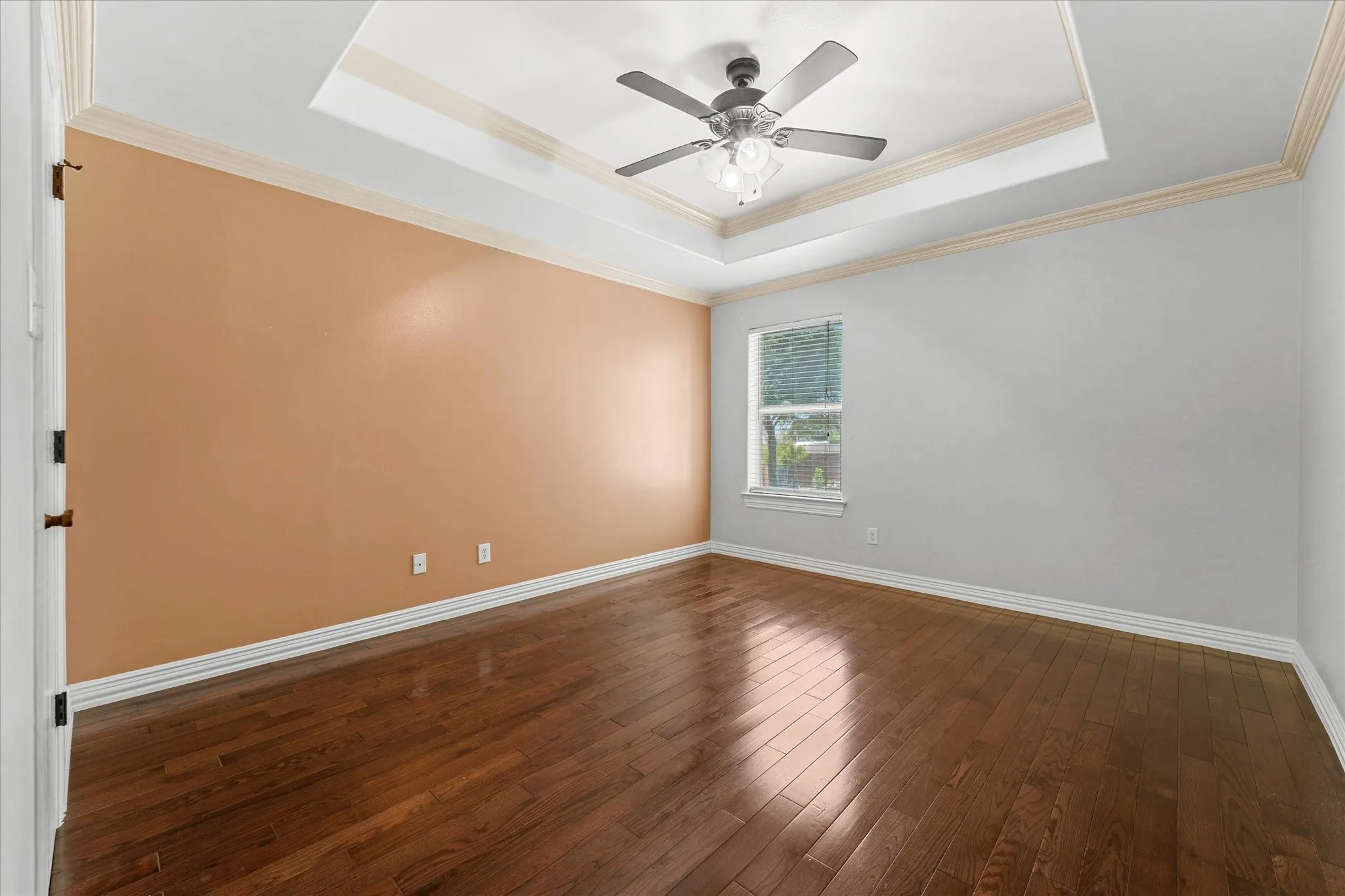 Single Family Residence For Sale in Tarrant County , 7112 Snowy Owl Street, Arlington, Texas 76002, 3 Bedroom, 2 Bathroom, 2 Garage spaces, 2,143 Sqft, built in 2002, mls#21389977, Real Estate Agent in Arlington, Homes For Sale in Tarrant county, Homes For Sale in Arlington, Realtor in Arlington Texas, Real Estate Brokerage Independent Realty Texas, Luminita Cordes Realtor
