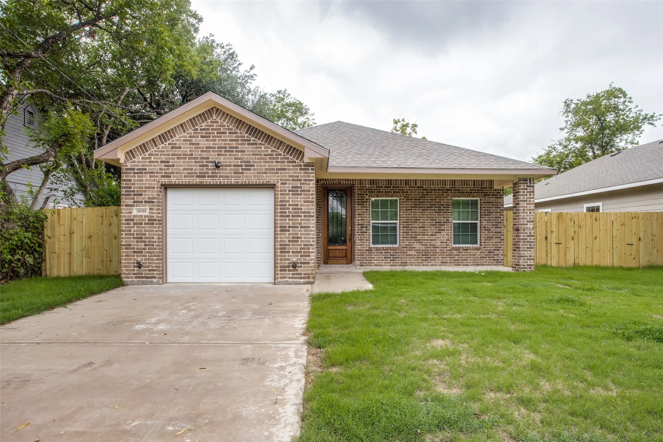 Single Family Residence For Rent in Hunt County , 3601 Henry Street, Greenville, Texas 75401, 3 Bedroom, 2 Bathroom, 1 Garage spaces, 1,800 Sqft, built in 2022, mls#21390030, Real Estate Agent in Greenville, Homes For Rent in Hunt county, Homes For Rent in Greenville, Realtor in Greenville Texas, Real Estate Brokerage Independent Realty Texas, Luminita Cordes Realtor