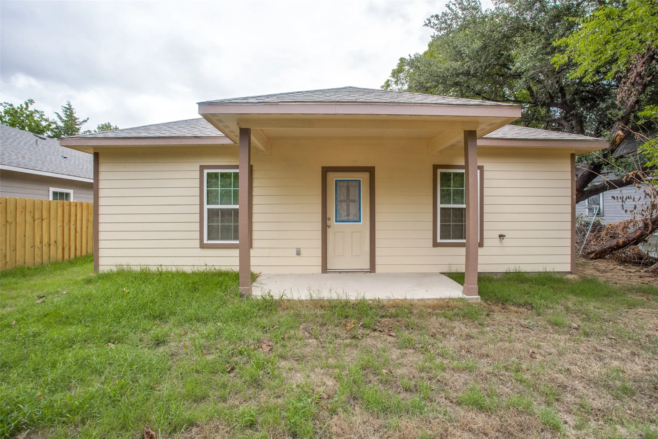 Single Family Residence For Rent in Hunt County , 3601 Henry Street, Greenville, Texas 75401, 3 Bedroom, 2 Bathroom, 1 Garage spaces, 1,800 Sqft, built in 2022, mls#21390030, Real Estate Agent in Greenville, Homes For Rent in Hunt county, Homes For Rent in Greenville, Realtor in Greenville Texas, Real Estate Brokerage Independent Realty Texas, Luminita Cordes Realtor