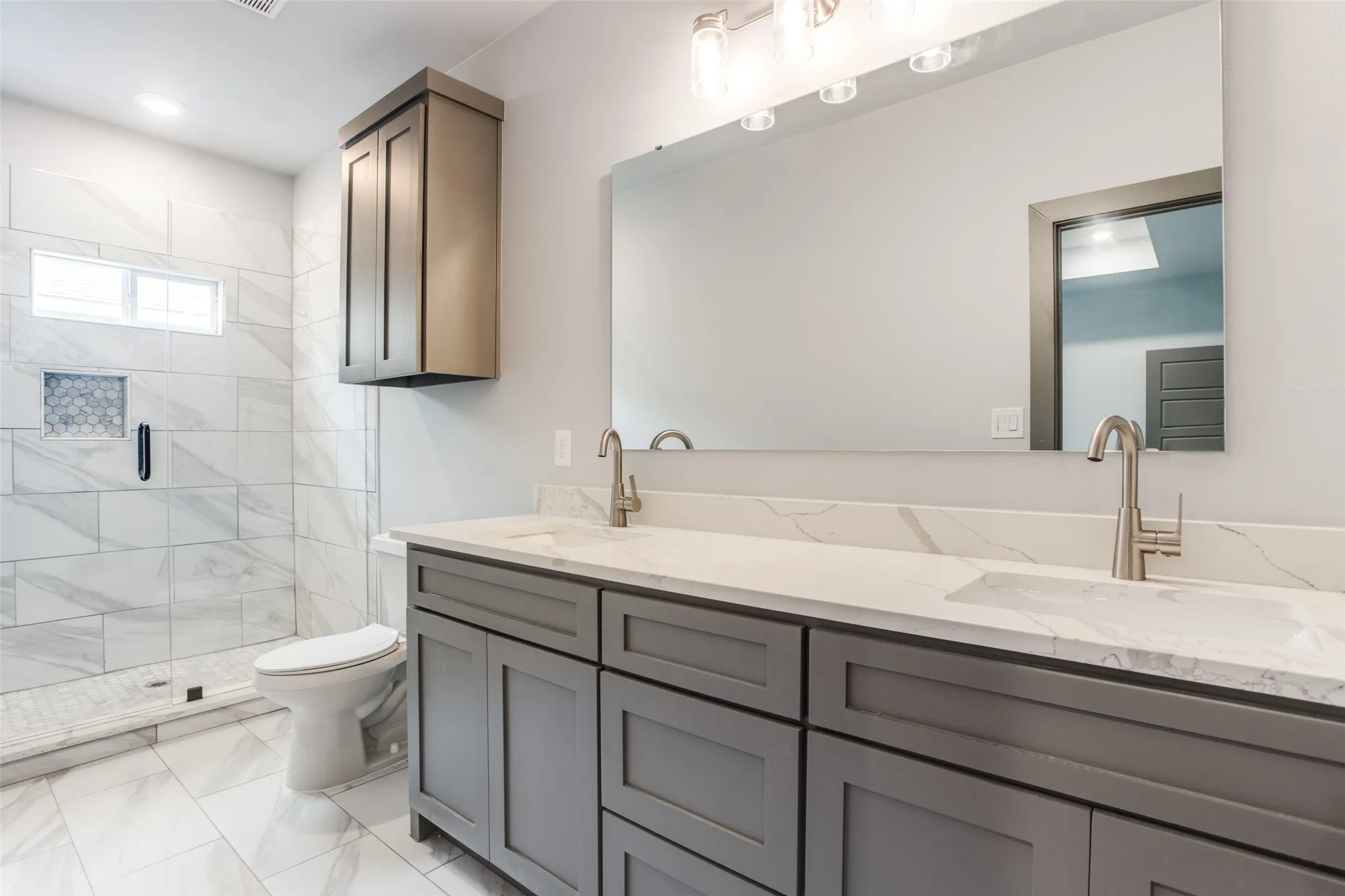 Single Family Residence For Rent in Hunt County , 3601 Henry Street, Greenville, Texas 75401, 3 Bedroom, 2 Bathroom, 1 Garage spaces, 1,800 Sqft, built in 2022, mls#21390030, Real Estate Agent in Greenville, Homes For Rent in Hunt county, Homes For Rent in Greenville, Realtor in Greenville Texas, Real Estate Brokerage Independent Realty Texas, Luminita Cordes Realtor