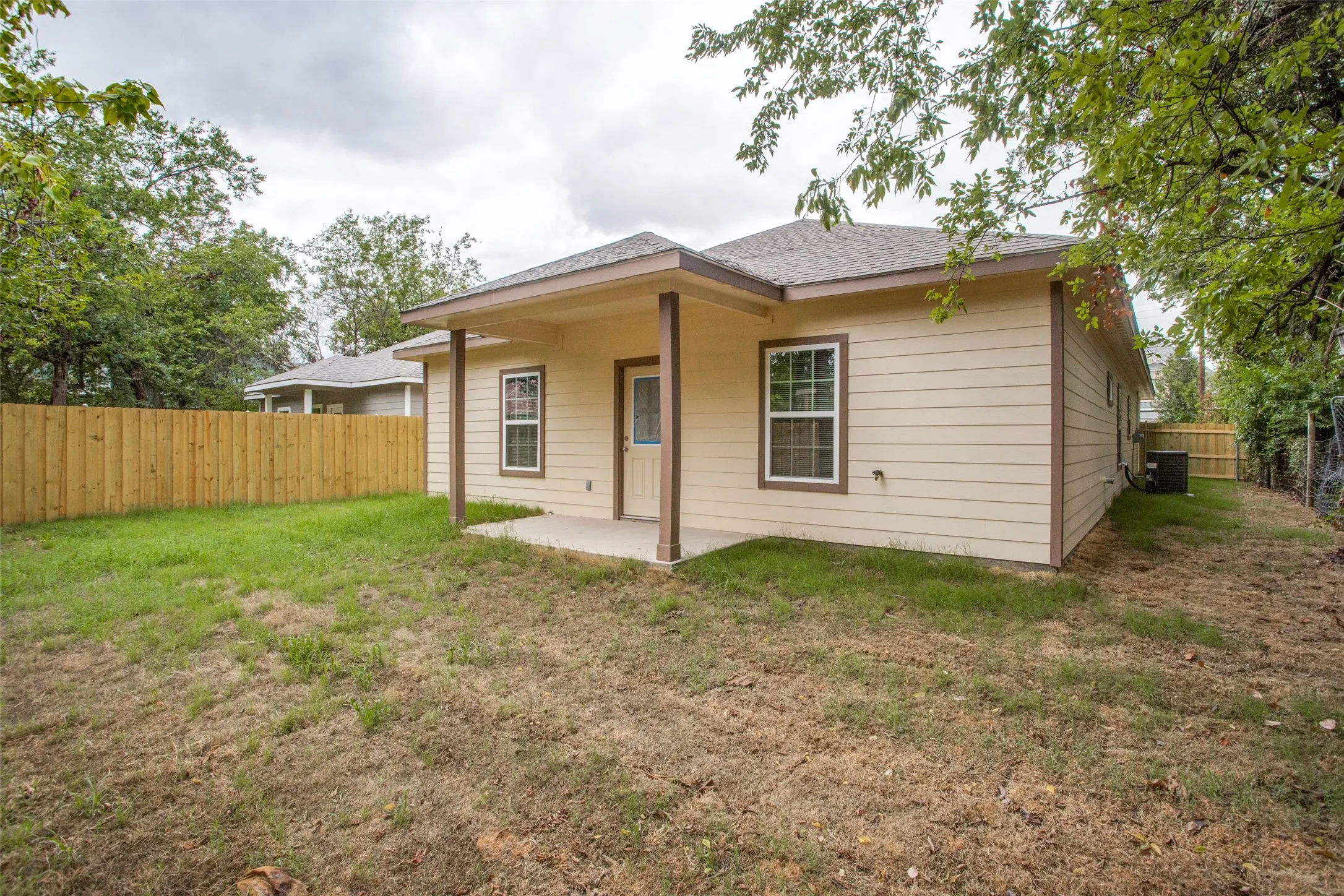 Single Family Residence For Rent in Hunt County , 3601 Henry Street, Greenville, Texas 75401, 3 Bedroom, 2 Bathroom, 1 Garage spaces, 1,800 Sqft, built in 2022, mls#21390030, Real Estate Agent in Greenville, Homes For Rent in Hunt county, Homes For Rent in Greenville, Realtor in Greenville Texas, Real Estate Brokerage Independent Realty Texas, Luminita Cordes Realtor