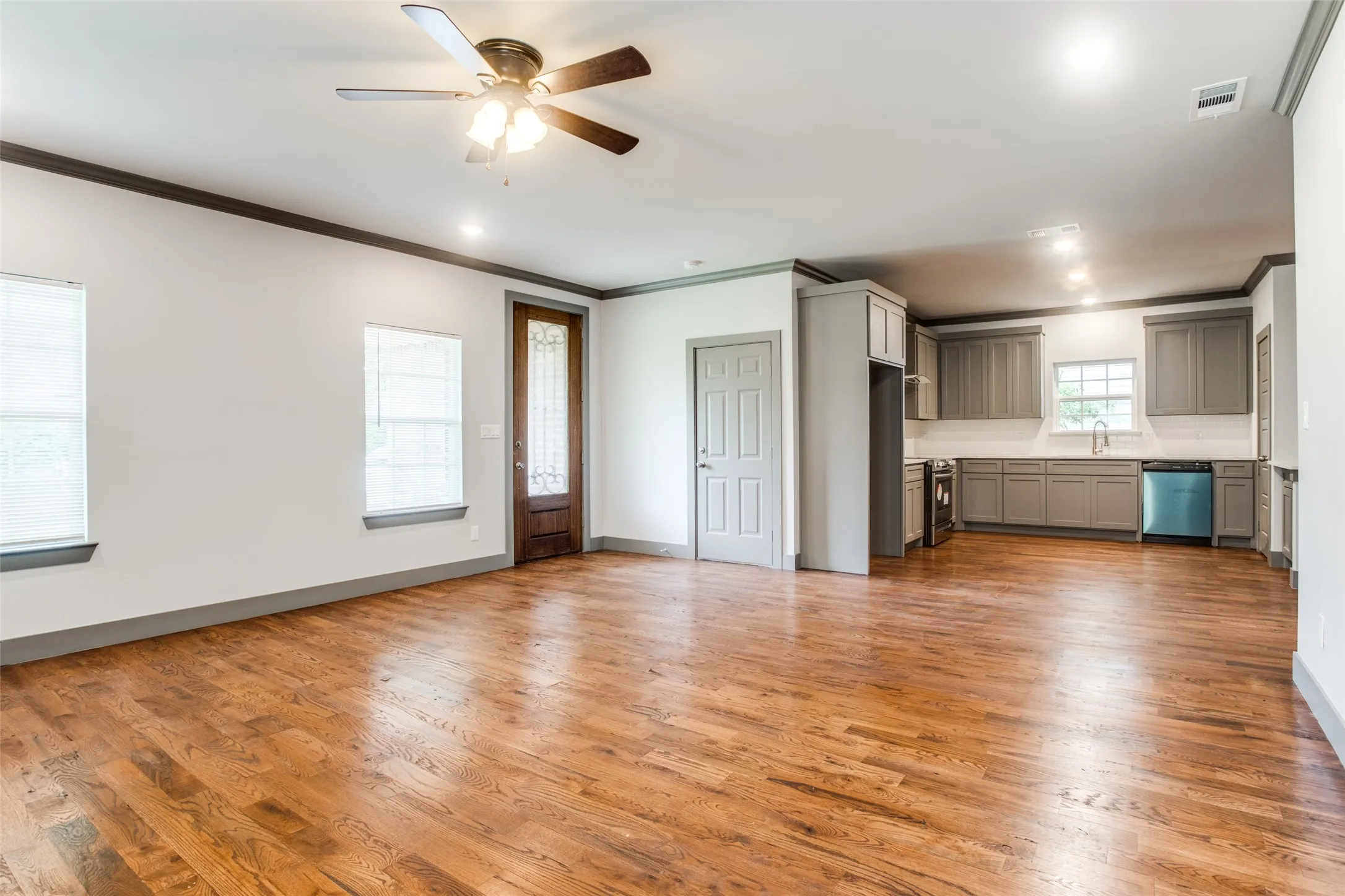 Single Family Residence For Rent in Hunt County , 3601 Henry Street, Greenville, Texas 75401, 3 Bedroom, 2 Bathroom, 1 Garage spaces, 1,800 Sqft, built in 2022, mls#21390030, Real Estate Agent in Greenville, Homes For Rent in Hunt county, Homes For Rent in Greenville, Realtor in Greenville Texas, Real Estate Brokerage Independent Realty Texas, Luminita Cordes Realtor