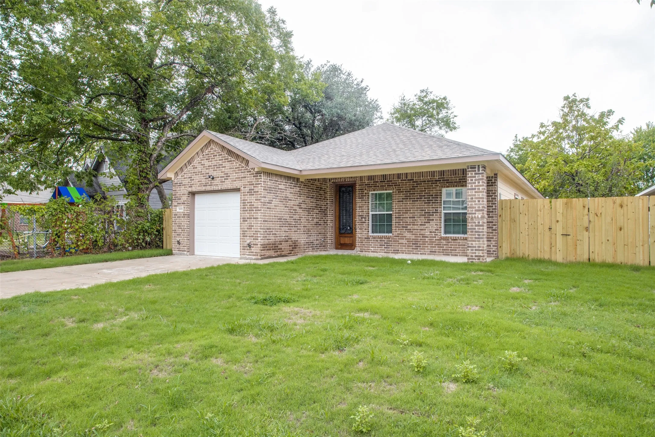 Single Family Residence For Rent in Hunt County , 3601 Henry Street, Greenville, Texas 75401, 3 Bedroom, 2 Bathroom, 1 Garage spaces, 1,800 Sqft, built in 2022, mls#21390030, Real Estate Agent in Greenville, Homes For Rent in Hunt county, Homes For Rent in Greenville, Realtor in Greenville Texas, Real Estate Brokerage Independent Realty Texas, Luminita Cordes Realtor