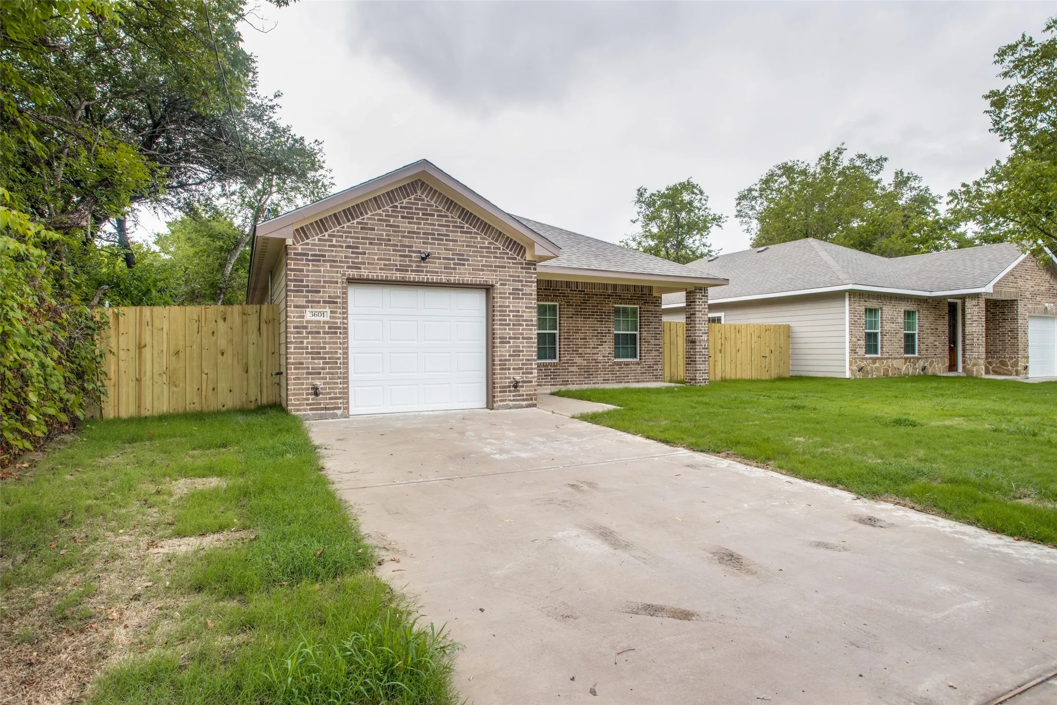 Single Family Residence For Rent in Hunt County , 3601 Henry Street, Greenville, Texas 75401, 3 Bedroom, 2 Bathroom, 1 Garage spaces, 1,800 Sqft, built in 2022, mls#21390030, Real Estate Agent in Greenville, Homes For Rent in Hunt county, Homes For Rent in Greenville, Realtor in Greenville Texas, Real Estate Brokerage Independent Realty Texas, Luminita Cordes Realtor