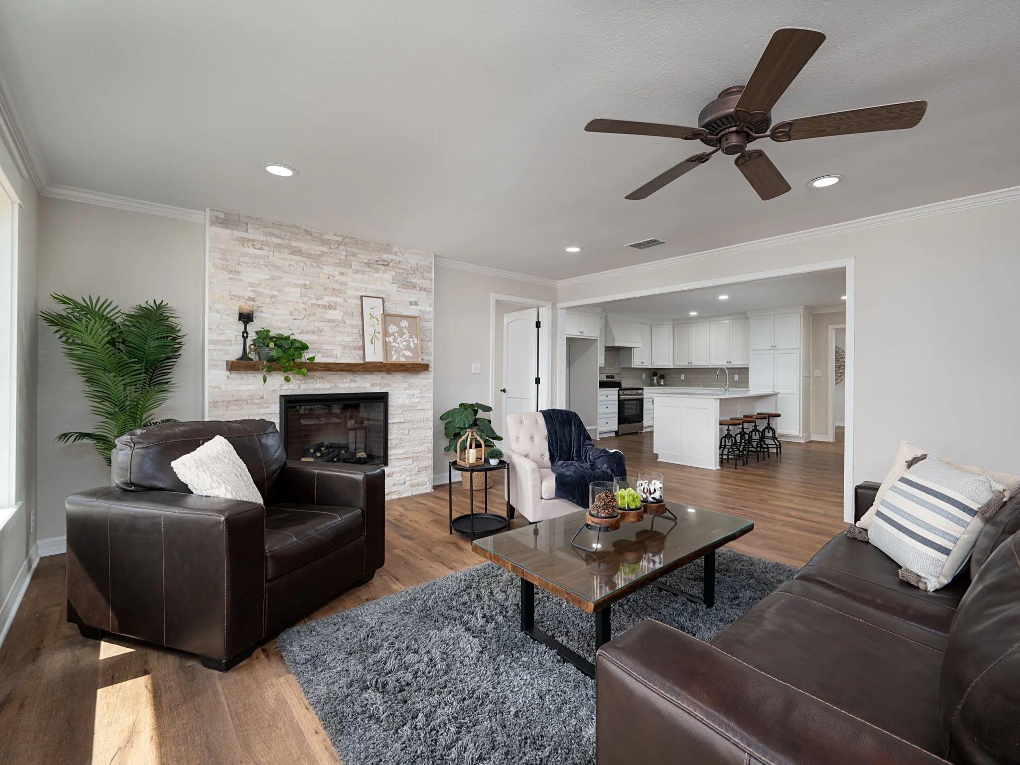 Single Family Residence For Sale in Wood County , 1841 E US Highway 80, Mineola, Texas 75773, 4 Bedroom, 3 Bathroom, 4 Garage spaces, 2,682 Sqft, built in 2005, mls#21387783, Real Estate Agent in Mineola, Homes For Sale in Wood county, Homes For Sale in Mineola, Realtor in Mineola Texas, Real Estate Brokerage Independent Realty Texas, Luminita Cordes Realtor