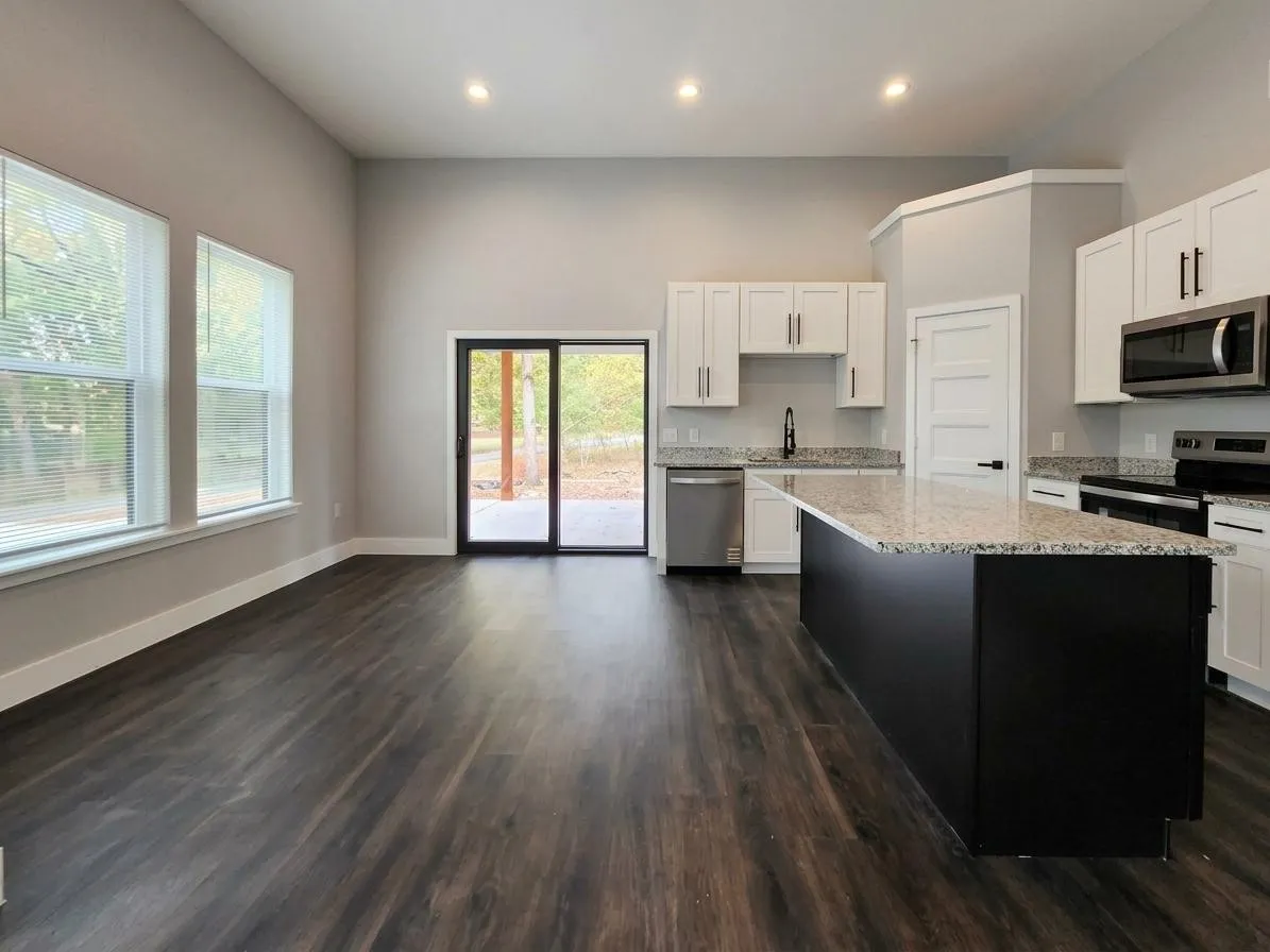 Single Family Residence For Sale in Henderson County , 4957 La Prada, Malakoff, Texas 75148, 3 Bedroom, 2 Bathroom, 1 Garage spaces, 1,550 Sqft, built in 2026, mls#21390993, Real Estate Agent in Malakoff, Homes For Sale in Henderson county, Homes For Sale in Malakoff, Realtor in Malakoff Texas, Real Estate Brokerage Independent Realty Texas, Luminita Cordes Realtor