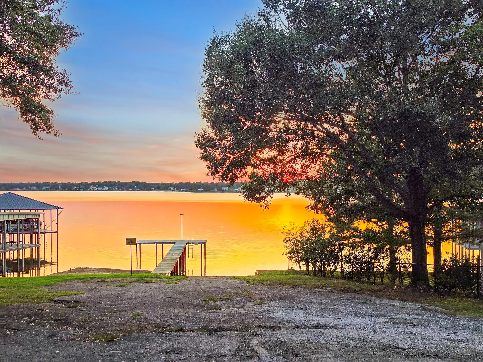 Single Family Residence For Sale in Henderson County , 4957 La Prada, Malakoff, Texas 75148, 3 Bedroom, 2 Bathroom, 1 Garage spaces, 1,550 Sqft, built in 2026, mls#21390993, Real Estate Agent in Malakoff, Homes For Sale in Henderson county, Homes For Sale in Malakoff, Realtor in Malakoff Texas, Real Estate Brokerage Independent Realty Texas, Luminita Cordes Realtor