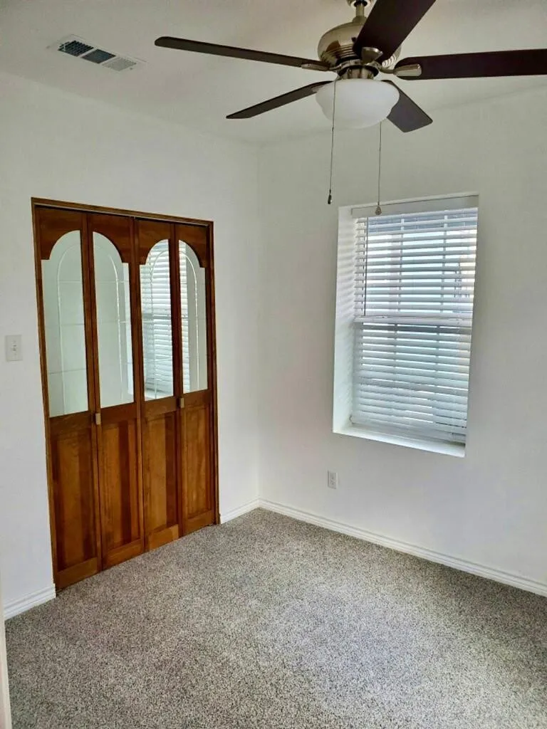 Single Family Residence For Rent in Tarrant County , 2204 Prairie Avenue, Fort Worth, Texas 76164, 3 Bedroom, 2 Bathroom, Garage spaces, 1,223 Sqft, built in 1928, mls#21390989, Real Estate Agent in Fort Worth, Homes For Rent in Tarrant county, Homes For Rent in Fort Worth, Realtor in Fort Worth Texas, Real Estate Brokerage Independent Realty Texas, Luminita Cordes Realtor