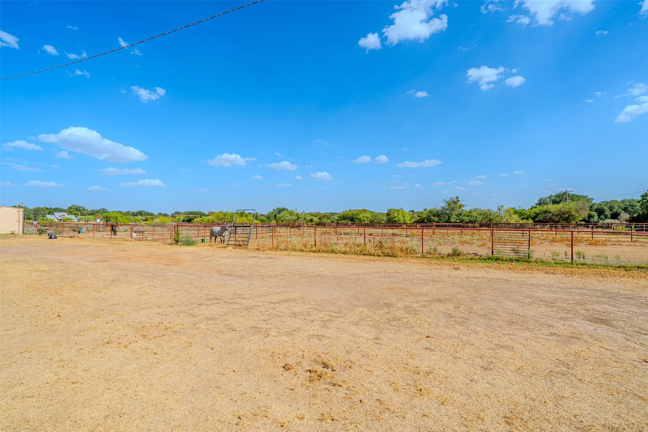 Single Family Residence For Sale in Hood County , 611 Billings Road, Tolar, Texas 76476, 4 Bedroom, 2 Bathroom, Garage spaces, 1,752 Sqft, built in 1983, mls#21390990, Real Estate Agent in Tolar, Homes For Sale in Hood county, Homes For Sale in Tolar, Realtor in Tolar Texas, Real Estate Brokerage Independent Realty Texas, Luminita Cordes Realtor