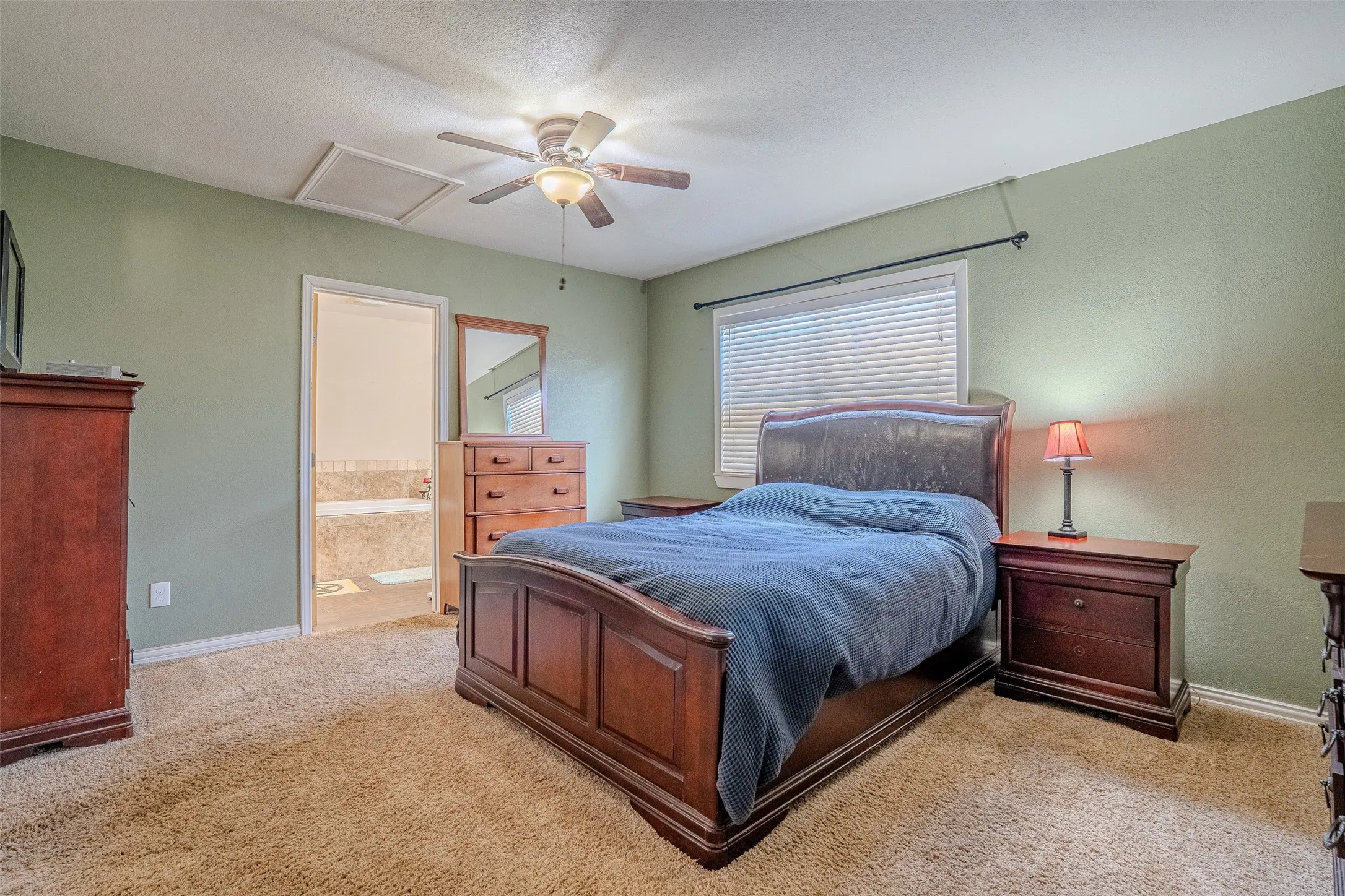 Single Family Residence For Sale in Hood County , 611 Billings Road, Tolar, Texas 76476, 4 Bedroom, 2 Bathroom, Garage spaces, 1,752 Sqft, built in 1983, mls#21390990, Real Estate Agent in Tolar, Homes For Sale in Hood county, Homes For Sale in Tolar, Realtor in Tolar Texas, Real Estate Brokerage Independent Realty Texas, Luminita Cordes Realtor