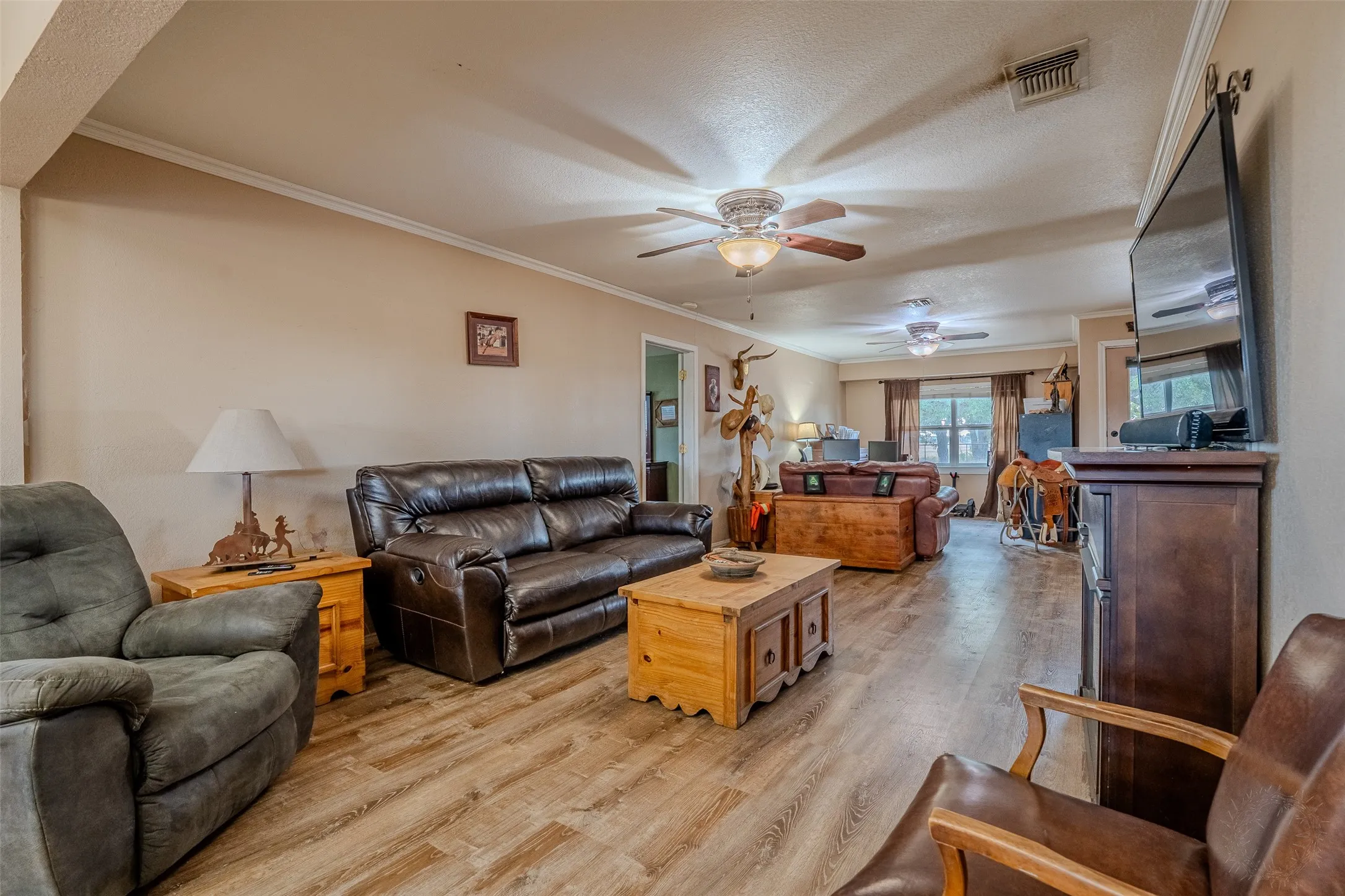 Single Family Residence For Sale in Hood County , 611 Billings Road, Tolar, Texas 76476, 4 Bedroom, 2 Bathroom, Garage spaces, 1,752 Sqft, built in 1983, mls#21390990, Real Estate Agent in Tolar, Homes For Sale in Hood county, Homes For Sale in Tolar, Realtor in Tolar Texas, Real Estate Brokerage Independent Realty Texas, Luminita Cordes Realtor