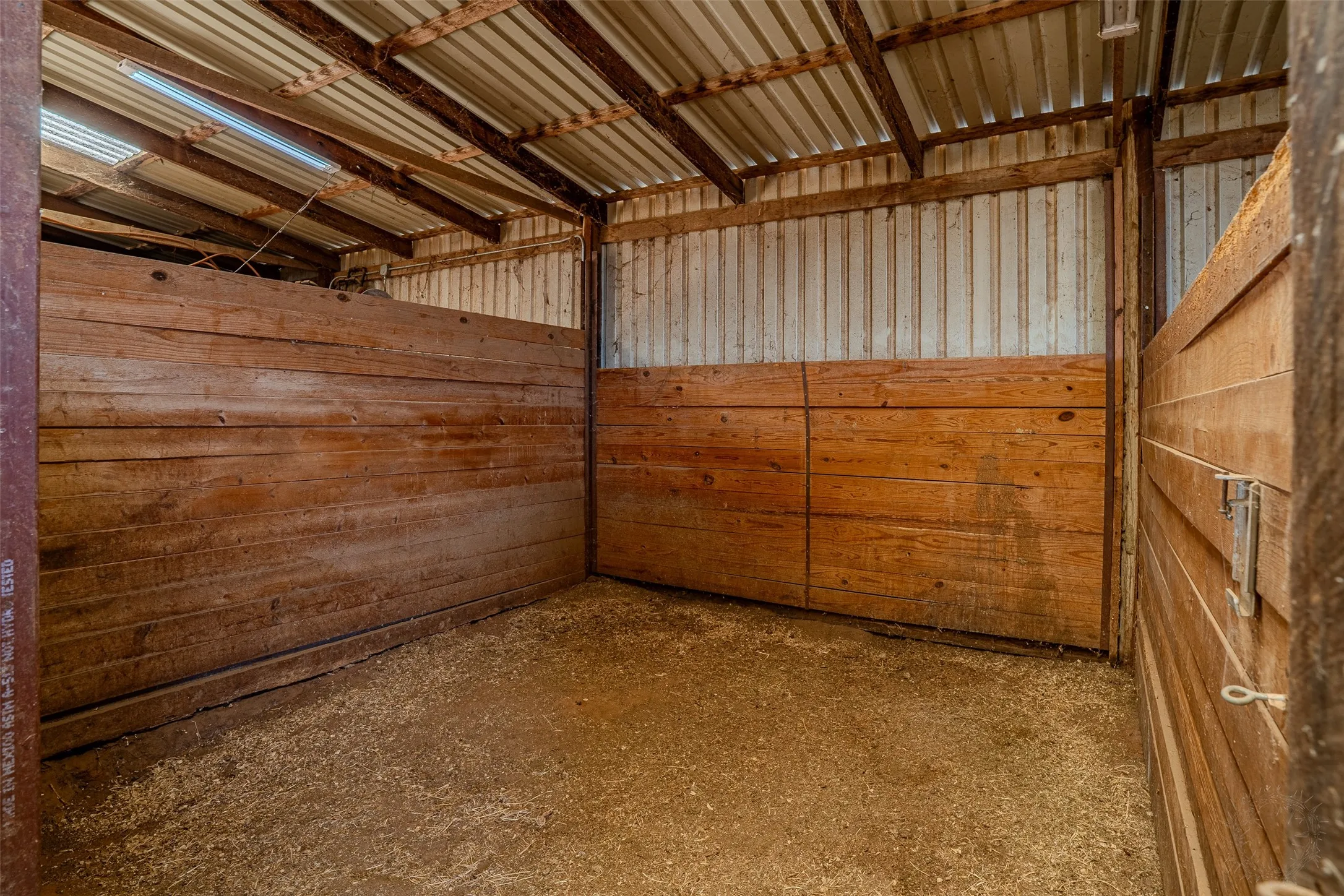 Single Family Residence For Sale in Hood County , 611 Billings Road, Tolar, Texas 76476, 4 Bedroom, 2 Bathroom, Garage spaces, 1,752 Sqft, built in 1983, mls#21390990, Real Estate Agent in Tolar, Homes For Sale in Hood county, Homes For Sale in Tolar, Realtor in Tolar Texas, Real Estate Brokerage Independent Realty Texas, Luminita Cordes Realtor