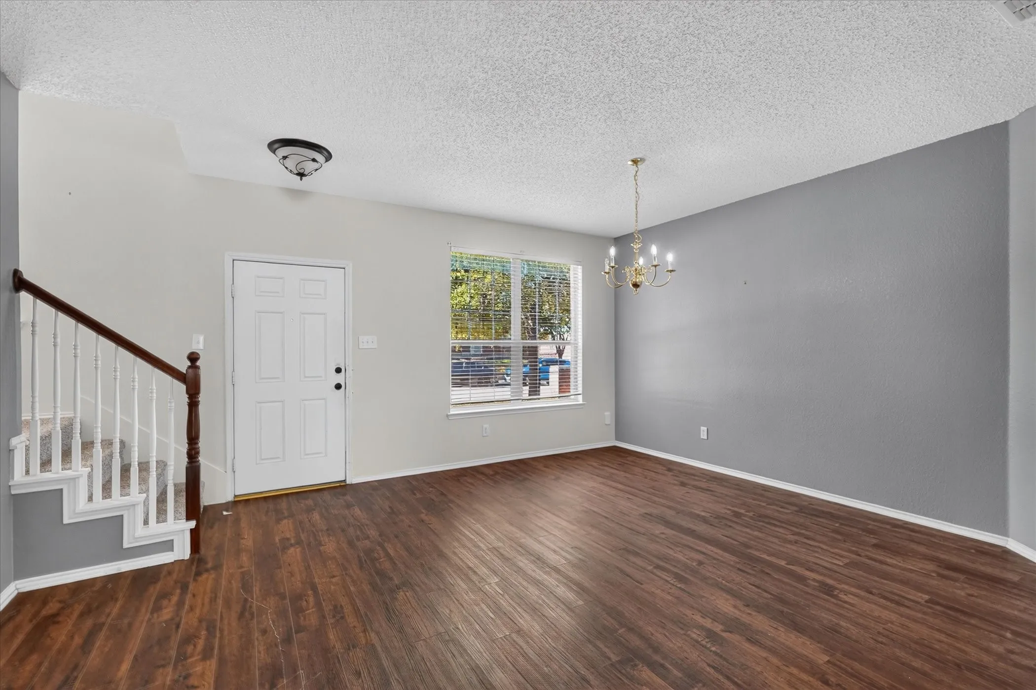 Single Family Residence For Sale in Rockwall County , 2828 Clear Creek Drive, Rockwall, Texas 75032, 4 Bedroom, 3 Bathroom, 2 Garage spaces, 2,844 Sqft, built in 2003, mls#21389669, Real Estate Agent in Rockwall, Homes For Sale in Rockwall county, Homes For Sale in Rockwall, Realtor in Rockwall Texas, Real Estate Brokerage Independent Realty Texas, Luminita Cordes Realtor