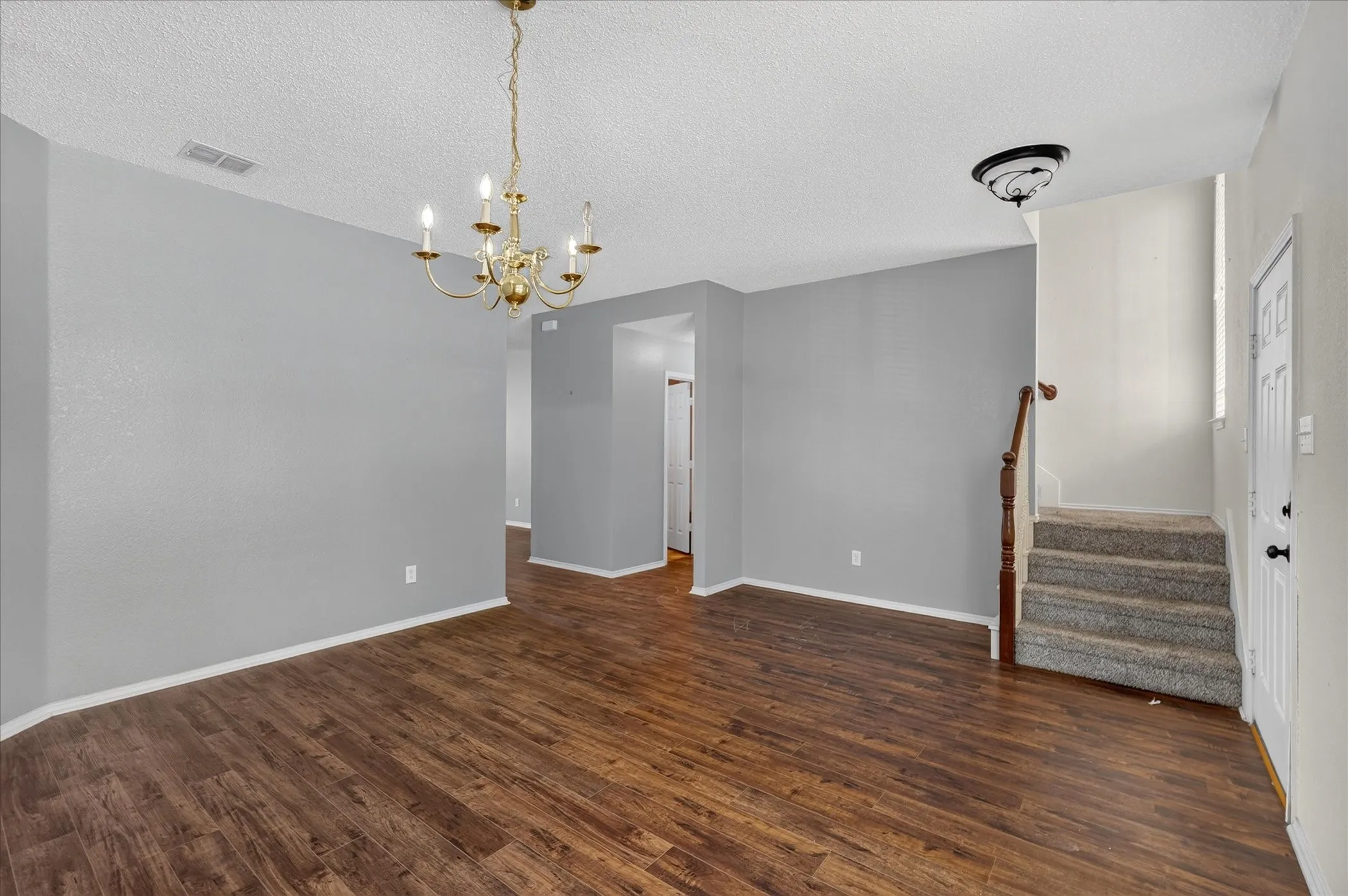 Single Family Residence For Sale in Rockwall County , 2828 Clear Creek Drive, Rockwall, Texas 75032, 4 Bedroom, 3 Bathroom, 2 Garage spaces, 2,844 Sqft, built in 2003, mls#21389669, Real Estate Agent in Rockwall, Homes For Sale in Rockwall county, Homes For Sale in Rockwall, Realtor in Rockwall Texas, Real Estate Brokerage Independent Realty Texas, Luminita Cordes Realtor