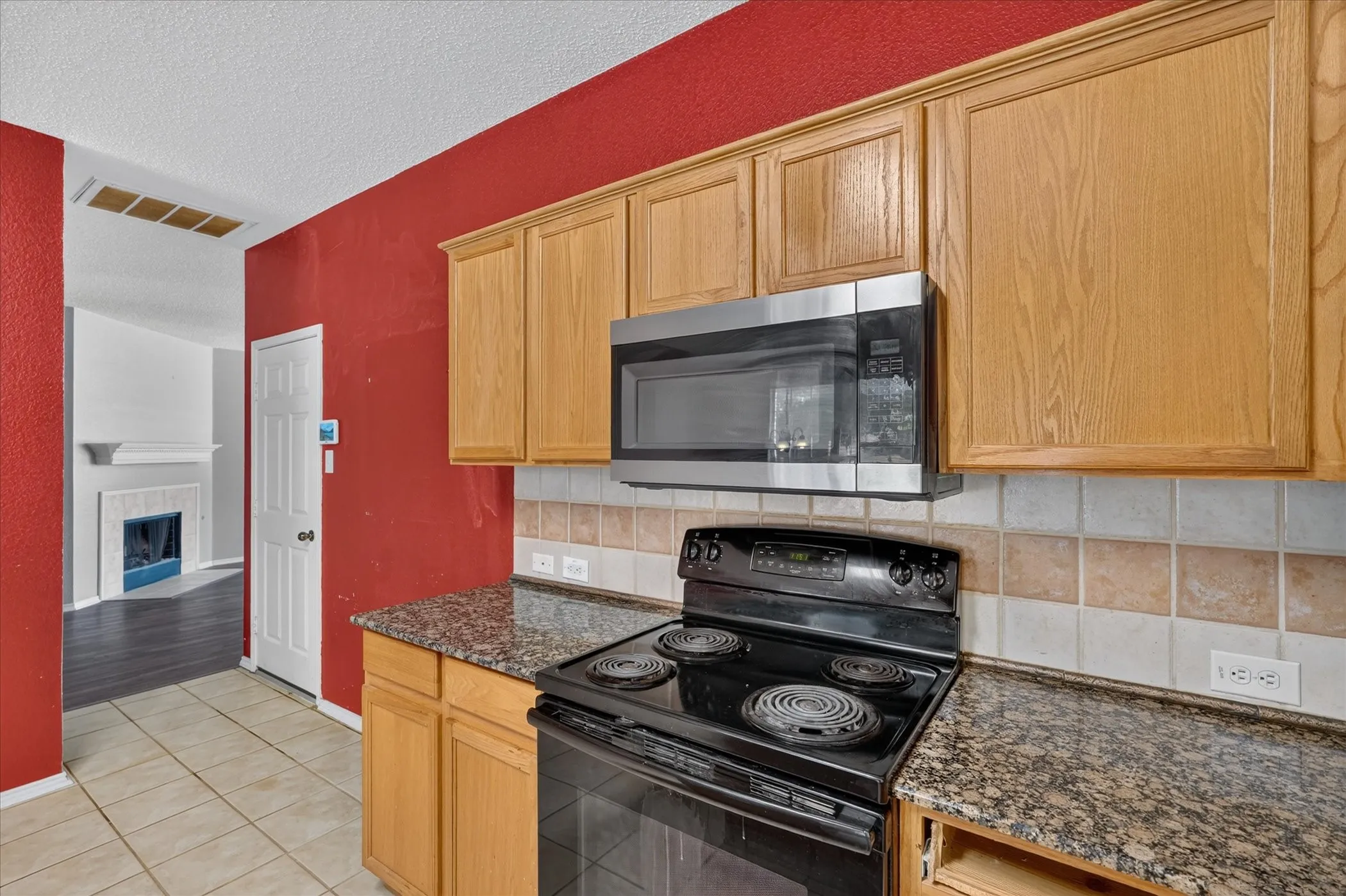 Single Family Residence For Sale in Rockwall County , 2828 Clear Creek Drive, Rockwall, Texas 75032, 4 Bedroom, 3 Bathroom, 2 Garage spaces, 2,844 Sqft, built in 2003, mls#21389669, Real Estate Agent in Rockwall, Homes For Sale in Rockwall county, Homes For Sale in Rockwall, Realtor in Rockwall Texas, Real Estate Brokerage Independent Realty Texas, Luminita Cordes Realtor