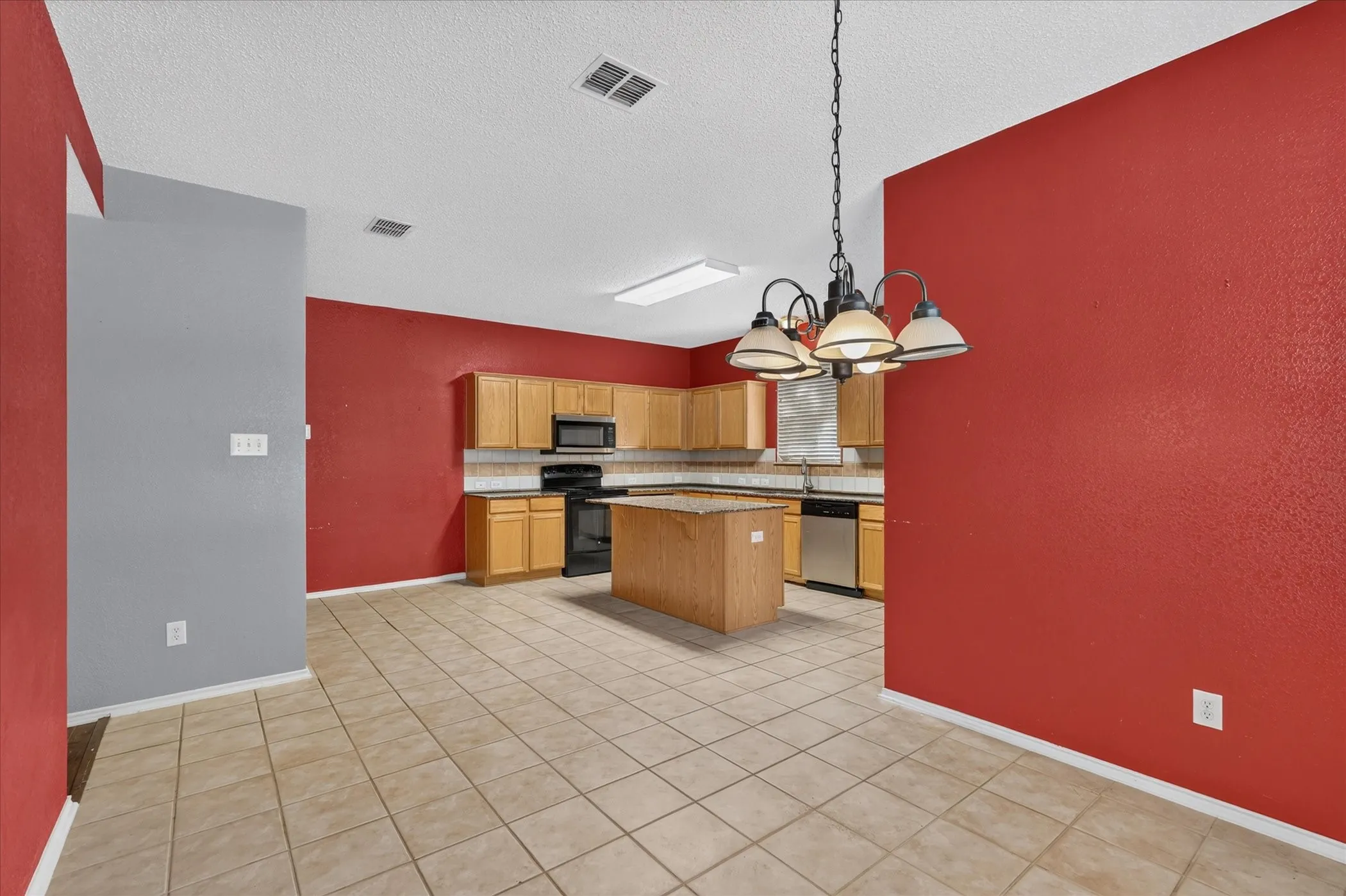 Single Family Residence For Sale in Rockwall County , 2828 Clear Creek Drive, Rockwall, Texas 75032, 4 Bedroom, 3 Bathroom, 2 Garage spaces, 2,844 Sqft, built in 2003, mls#21389669, Real Estate Agent in Rockwall, Homes For Sale in Rockwall county, Homes For Sale in Rockwall, Realtor in Rockwall Texas, Real Estate Brokerage Independent Realty Texas, Luminita Cordes Realtor
