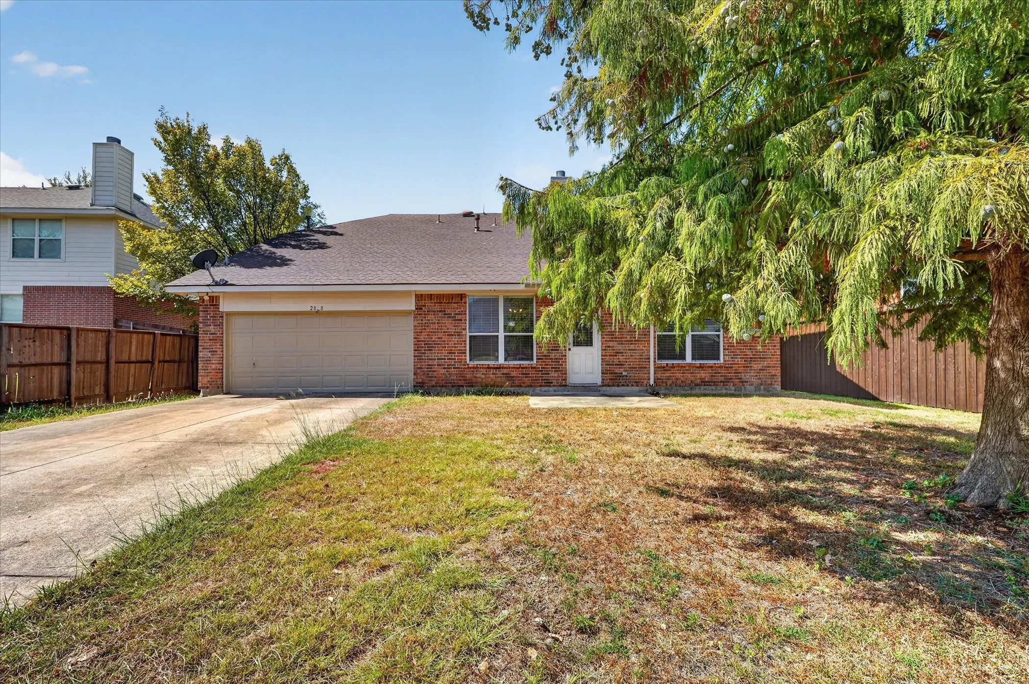 Single Family Residence For Sale in Rockwall County , 2828 Clear Creek Drive, Rockwall, Texas 75032, 4 Bedroom, 3 Bathroom, 2 Garage spaces, 2,844 Sqft, built in 2003, mls#21389669, Real Estate Agent in Rockwall, Homes For Sale in Rockwall county, Homes For Sale in Rockwall, Realtor in Rockwall Texas, Real Estate Brokerage Independent Realty Texas, Luminita Cordes Realtor