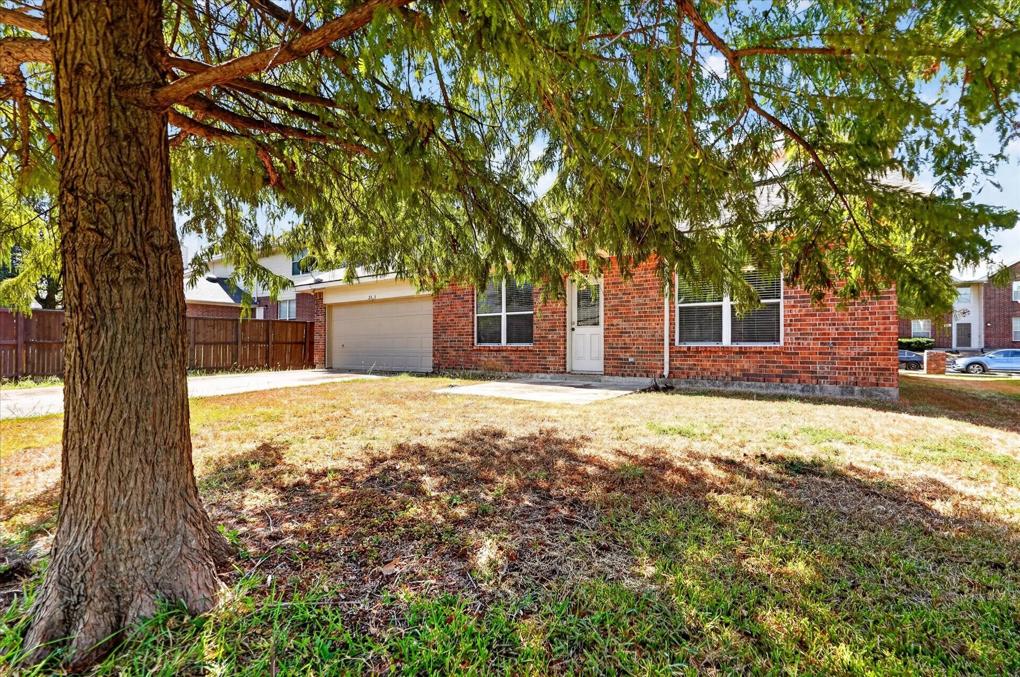 Single Family Residence For Sale in Rockwall County , 2828 Clear Creek Drive, Rockwall, Texas 75032, 4 Bedroom, 3 Bathroom, 2 Garage spaces, 2,844 Sqft, built in 2003, mls#21389669, Real Estate Agent in Rockwall, Homes For Sale in Rockwall county, Homes For Sale in Rockwall, Realtor in Rockwall Texas, Real Estate Brokerage Independent Realty Texas, Luminita Cordes Realtor