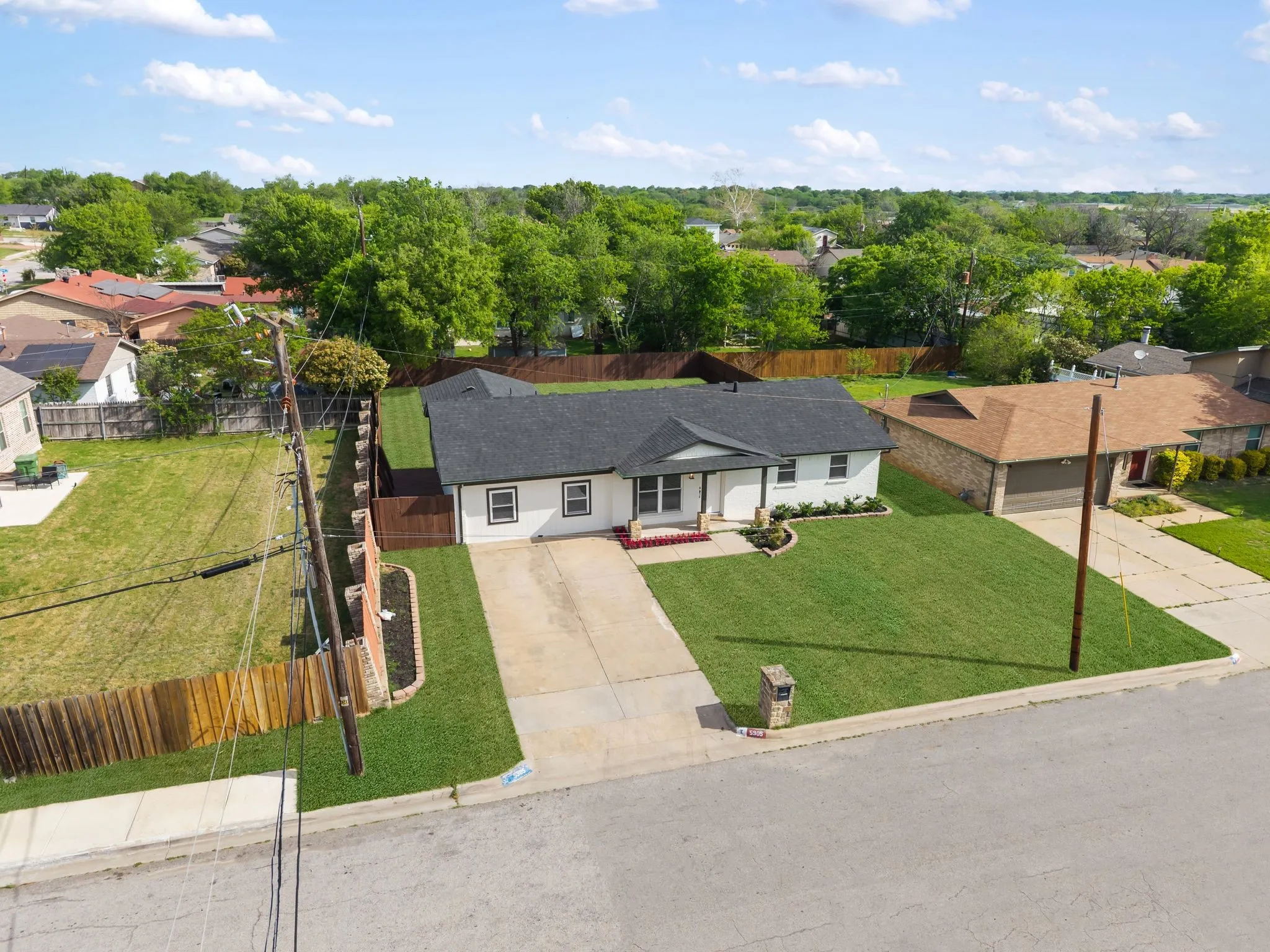 Single Family Residence For Rent in Tarrant County , 5905 Saramac Drive, Watauga, Texas 76148, 4 Bedroom, 3 Bathroom, Garage spaces, 1,840 Sqft, built in 1967, mls#21386279, Real Estate Agent in Watauga, Homes For Rent in Tarrant county, Homes For Rent in Watauga, Realtor in Watauga Texas, Real Estate Brokerage Independent Realty Texas, Luminita Cordes Realtor