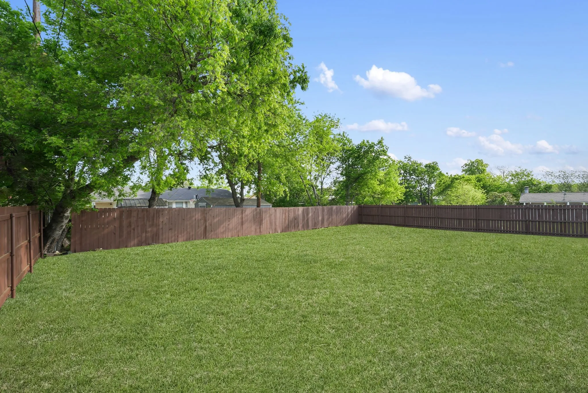 Single Family Residence For Rent in Tarrant County , 5905 Saramac Drive, Watauga, Texas 76148, 4 Bedroom, 3 Bathroom, Garage spaces, 1,840 Sqft, built in 1967, mls#21386279, Real Estate Agent in Watauga, Homes For Rent in Tarrant county, Homes For Rent in Watauga, Realtor in Watauga Texas, Real Estate Brokerage Independent Realty Texas, Luminita Cordes Realtor