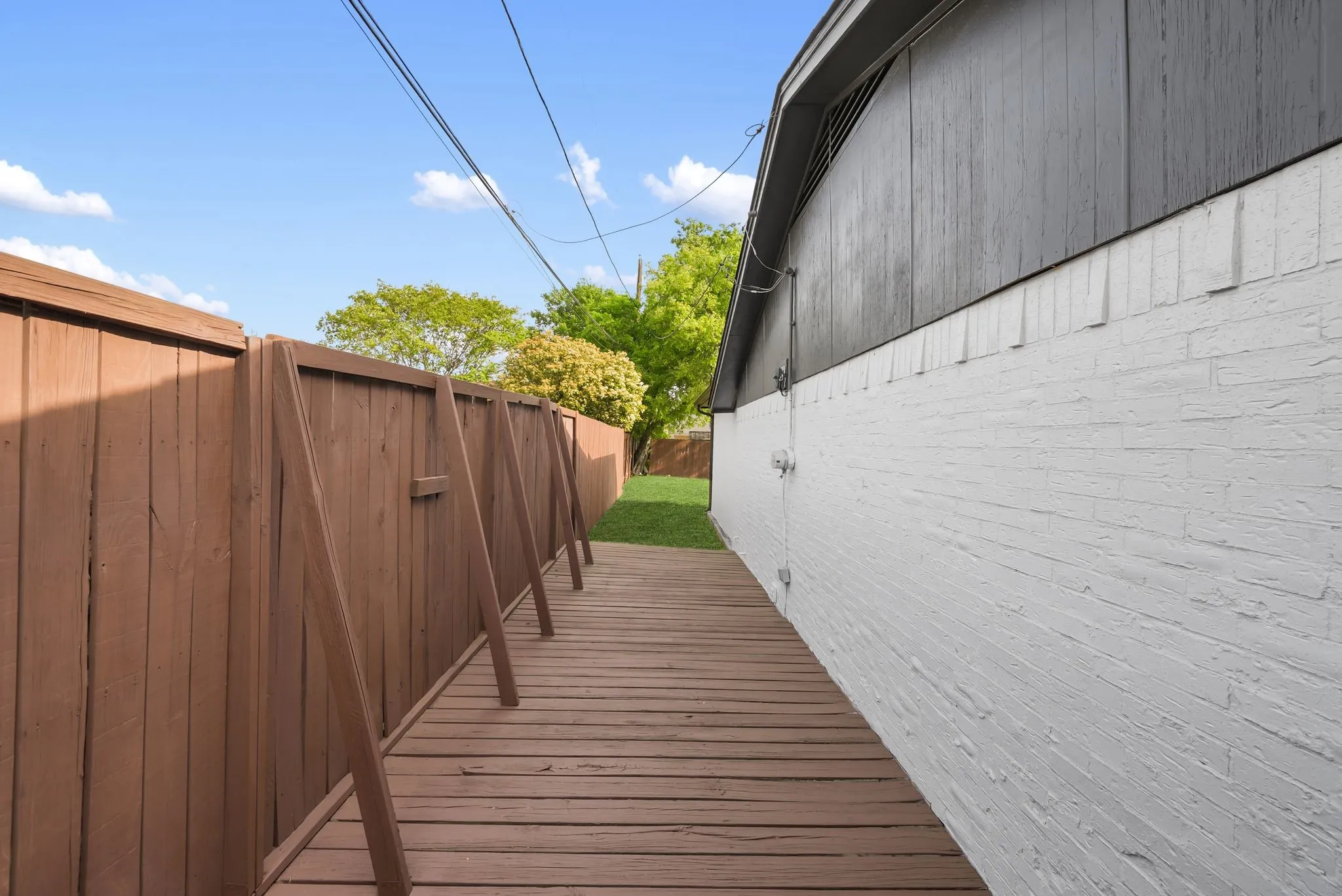 Single Family Residence For Rent in Tarrant County , 5905 Saramac Drive, Watauga, Texas 76148, 4 Bedroom, 3 Bathroom, Garage spaces, 1,840 Sqft, built in 1967, mls#21386279, Real Estate Agent in Watauga, Homes For Rent in Tarrant county, Homes For Rent in Watauga, Realtor in Watauga Texas, Real Estate Brokerage Independent Realty Texas, Luminita Cordes Realtor