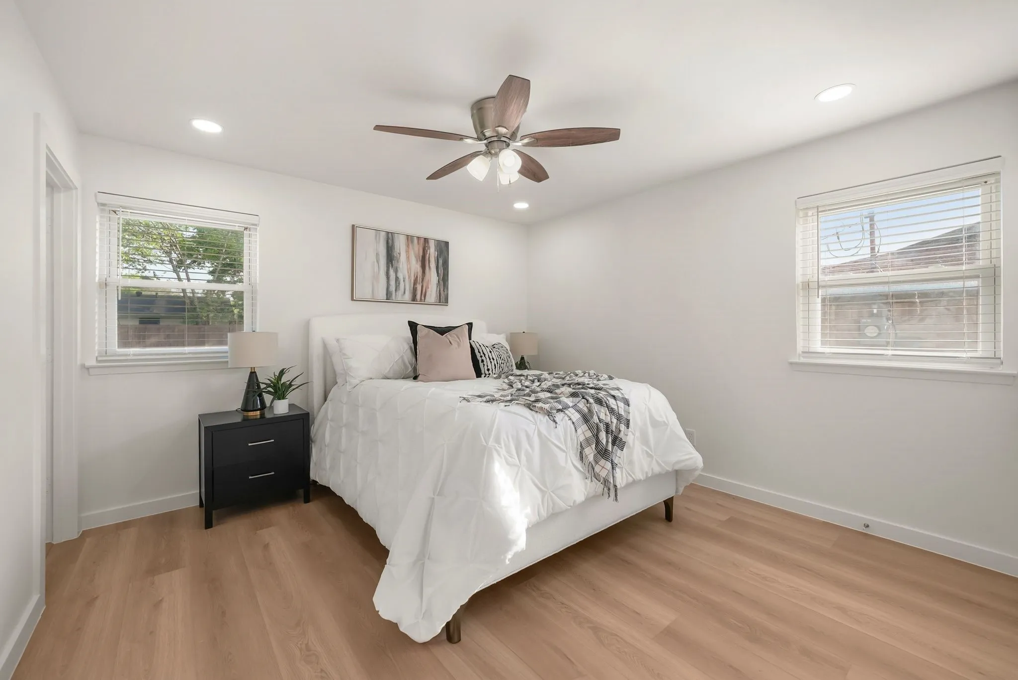 Single Family Residence For Rent in Tarrant County , 5905 Saramac Drive, Watauga, Texas 76148, 4 Bedroom, 3 Bathroom, Garage spaces, 1,840 Sqft, built in 1967, mls#21386279, Real Estate Agent in Watauga, Homes For Rent in Tarrant county, Homes For Rent in Watauga, Realtor in Watauga Texas, Real Estate Brokerage Independent Realty Texas, Luminita Cordes Realtor