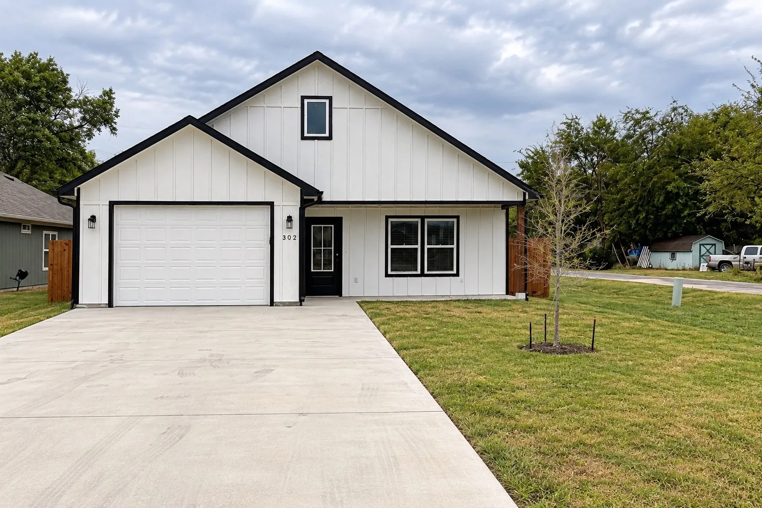 Single Family Residence For Sale in Grayson County , 302 W Pine Street, Whitewright, Texas 75491, 3 Bedroom, 2 Bathroom, 1 Garage spaces, 1,737 Sqft, built in 2025, mls#21386585, Real Estate Agent in Whitewright, Homes For Sale in Grayson county, Homes For Sale in Whitewright, Realtor in Whitewright Texas, Real Estate Brokerage Independent Realty Texas, Luminita Cordes Realtor