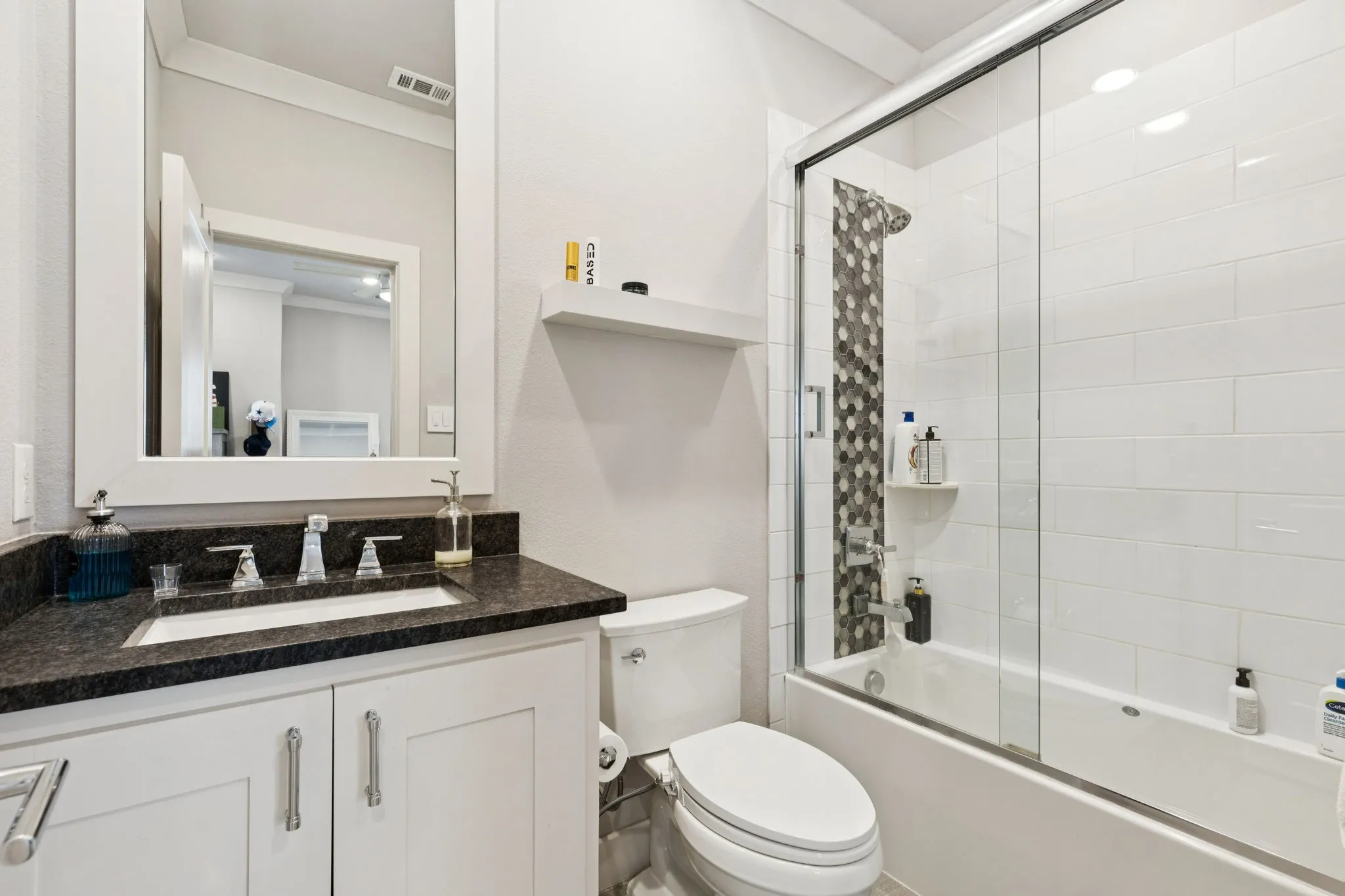 Single Family Residence For Sale in Collin County , 6159 Norwood Drive, Frisco, Texas 75034, 6 Bedroom, 6 Bathroom, 2 Garage spaces, 5,102 Sqft, built in 2017, mls#21390999, Real Estate Agent in Frisco, Homes For Sale in Collin county, Homes For Sale in Frisco, Realtor in Frisco Texas, Real Estate Brokerage Independent Realty Texas, Luminita Cordes Realtor