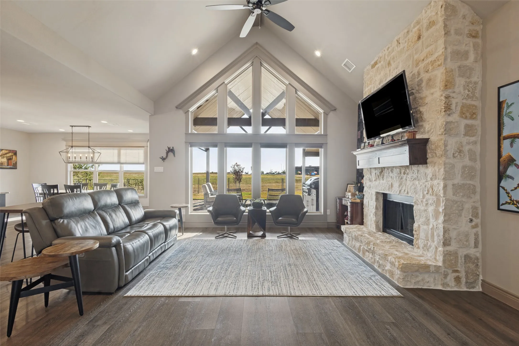Single Family Residence For Sale in Grayson County , 1605 Covered Bridge Ct, Gunter, Texas 75058, 4 Bedroom, 3 Bathroom, 2 Garage spaces, 2,600 Sqft, built in 2020, mls#21391010, Real Estate Agent in Gunter, Homes For Sale in Grayson county, Homes For Sale in Gunter, Realtor in Gunter Texas, Real Estate Brokerage Independent Realty Texas, Luminita Cordes Realtor