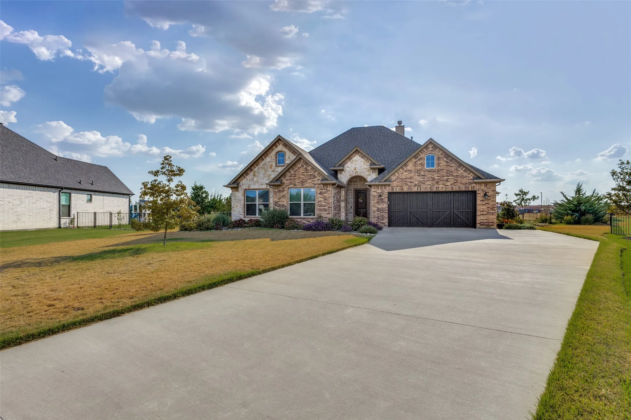 Single Family Residence For Sale in Grayson County , 1605 Covered Bridge Ct, Gunter, Texas 75058, 4 Bedroom, 3 Bathroom, 2 Garage spaces, 2,600 Sqft, built in 2020, mls#21391010, Real Estate Agent in Gunter, Homes For Sale in Grayson county, Homes For Sale in Gunter, Realtor in Gunter Texas, Real Estate Brokerage Independent Realty Texas, Luminita Cordes Realtor
