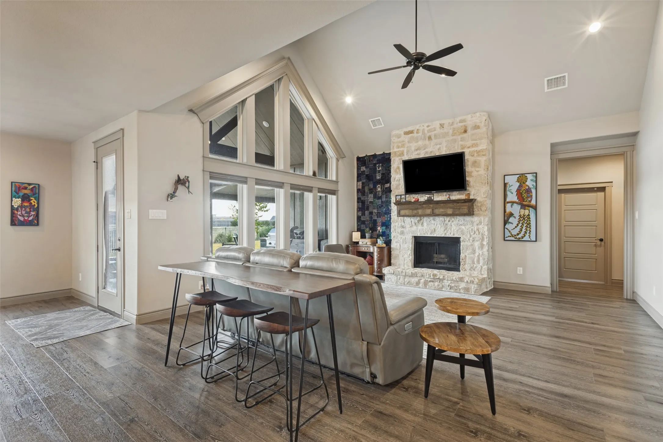 Single Family Residence For Sale in Grayson County , 1605 Covered Bridge Ct, Gunter, Texas 75058, 4 Bedroom, 3 Bathroom, 2 Garage spaces, 2,600 Sqft, built in 2020, mls#21391010, Real Estate Agent in Gunter, Homes For Sale in Grayson county, Homes For Sale in Gunter, Realtor in Gunter Texas, Real Estate Brokerage Independent Realty Texas, Luminita Cordes Realtor