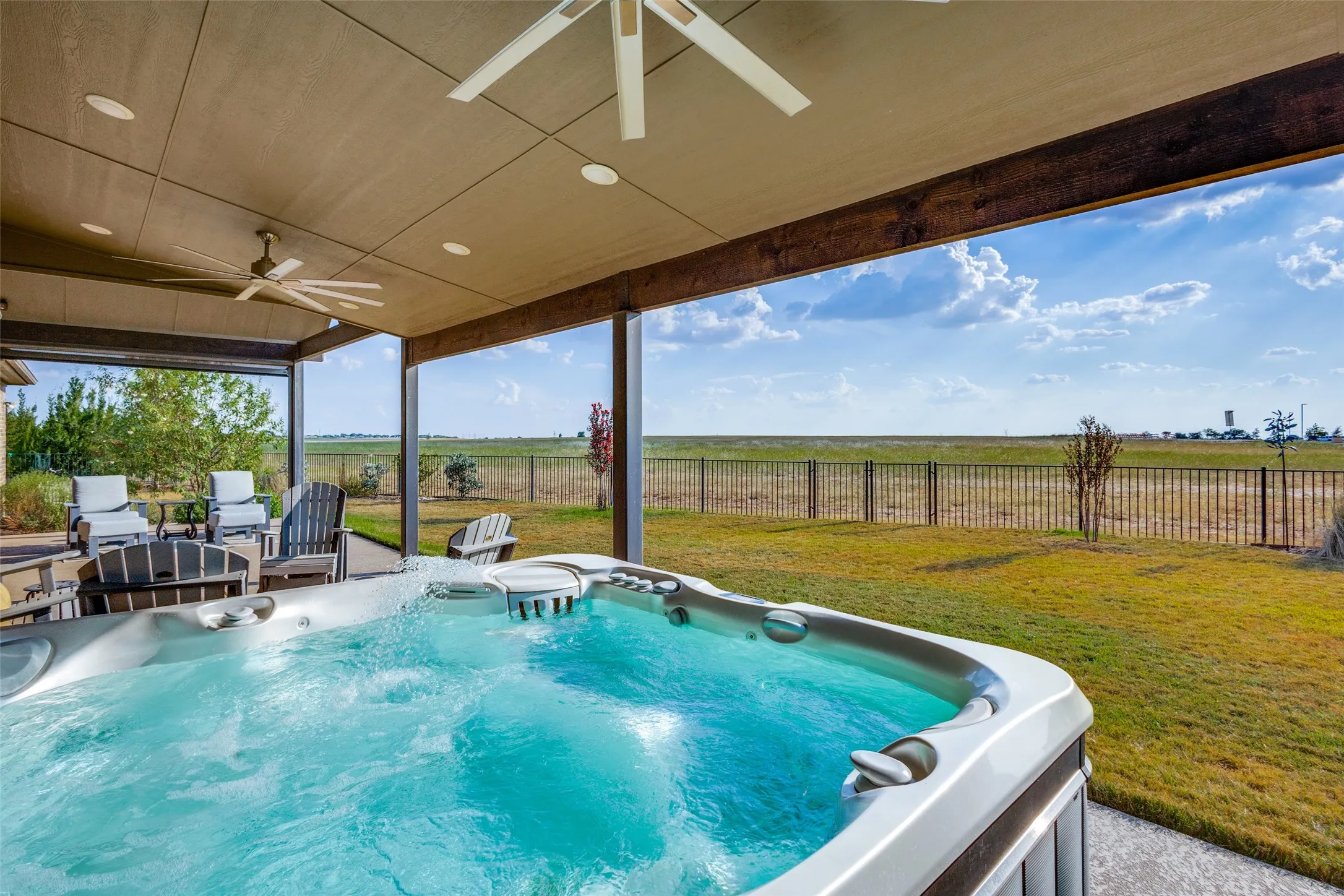 Single Family Residence For Sale in Grayson County , 1605 Covered Bridge Ct, Gunter, Texas 75058, 4 Bedroom, 3 Bathroom, 2 Garage spaces, 2,600 Sqft, built in 2020, mls#21391010, Real Estate Agent in Gunter, Homes For Sale in Grayson county, Homes For Sale in Gunter, Realtor in Gunter Texas, Real Estate Brokerage Independent Realty Texas, Luminita Cordes Realtor