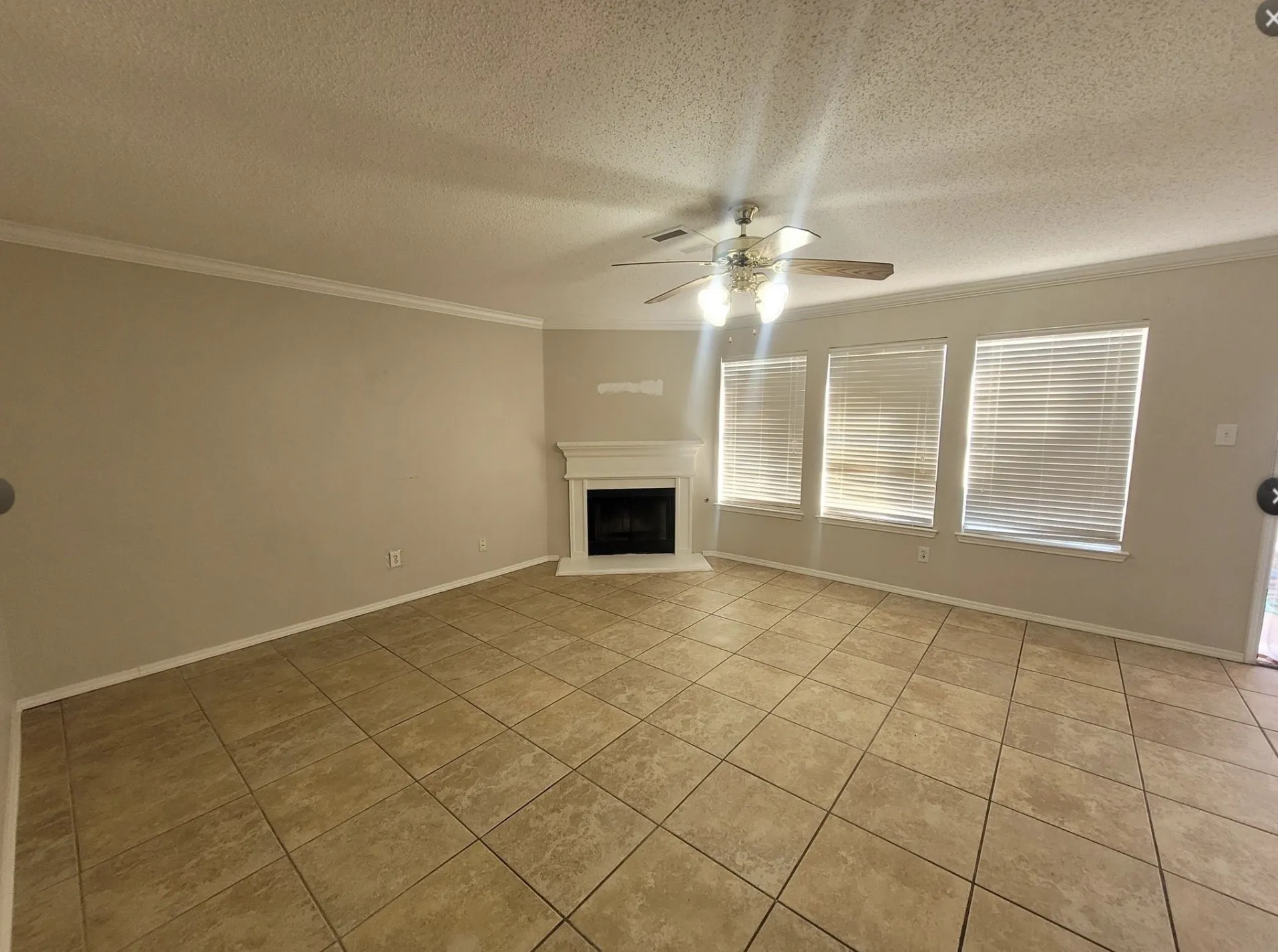 Single Family Residence For Rent in Rockwall County , 114 Southwood Drive, Rockwall, Texas 75032, 4 Bedroom, 3 Bathroom, 2 Garage spaces, 2,472 Sqft, built in 2001, mls#21391007, Real Estate Agent in Rockwall, Homes For Rent in Rockwall county, Homes For Rent in Rockwall, Realtor in Rockwall Texas, Real Estate Brokerage Independent Realty Texas, Luminita Cordes Realtor