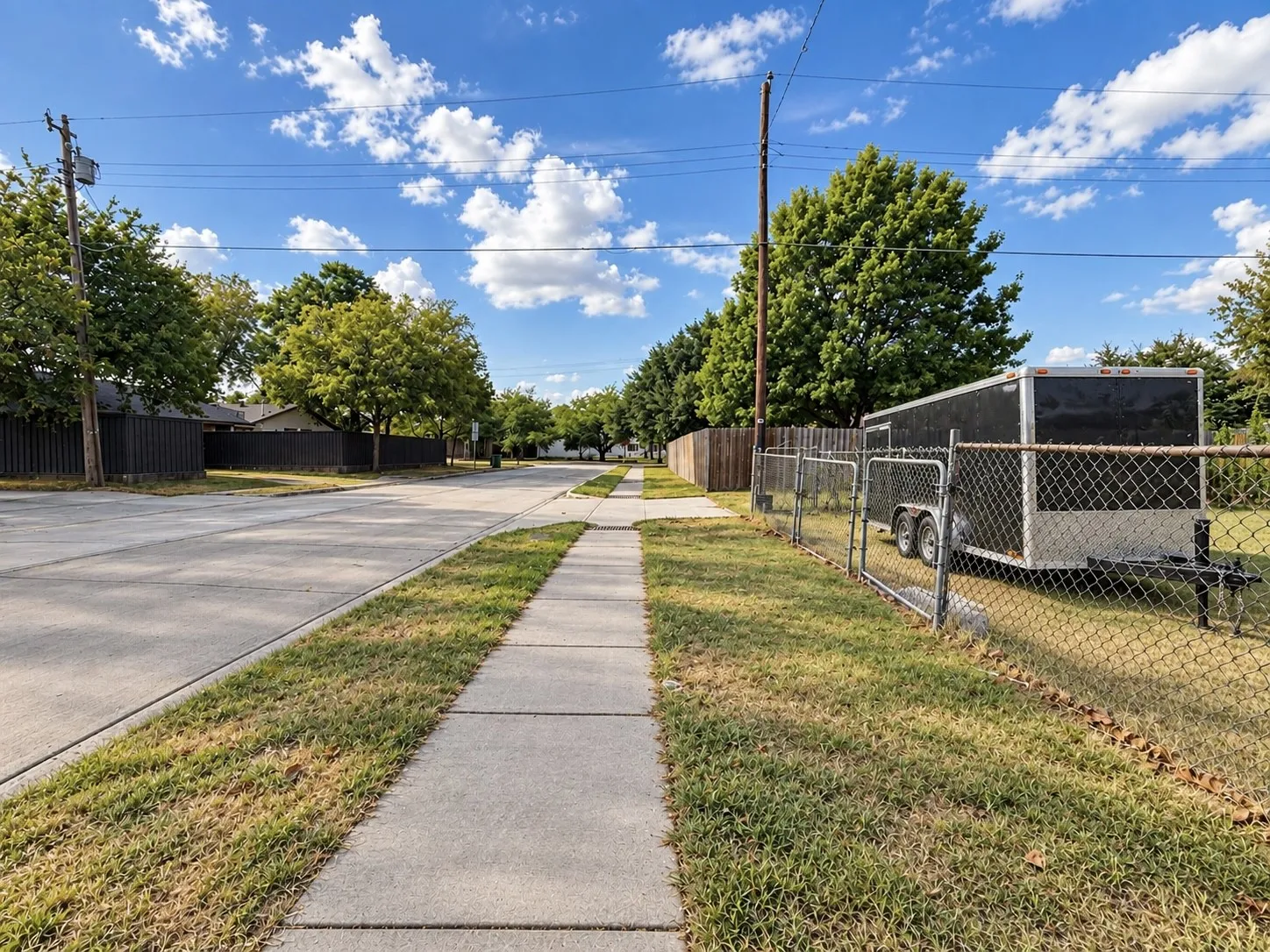 Single Family Residence For Sale in Dallas County , 2921 Charles Drive, Garland, Texas 75041, 3 Bedroom, 1 Bathroom, Garage spaces, 1,100 Sqft, built in 1966, mls#21390986, Real Estate Agent in Garland, Homes For Sale in Dallas county, Homes For Sale in Garland, Realtor in Garland Texas, Real Estate Brokerage Independent Realty Texas, Luminita Cordes Realtor