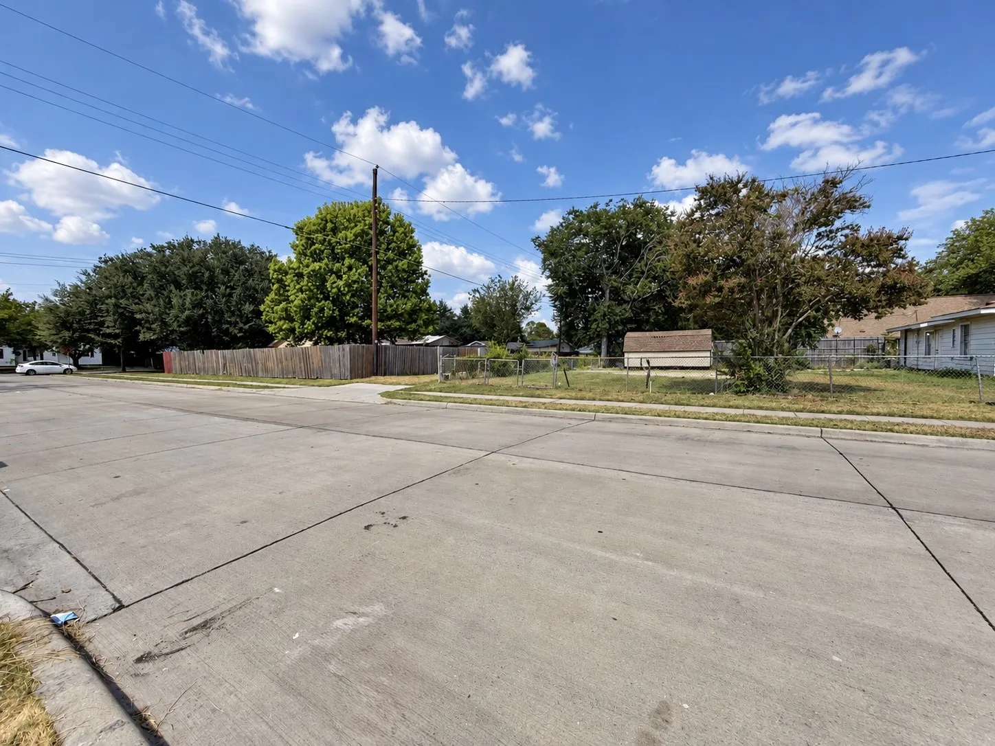 Single Family Residence For Sale in Dallas County , 2921 Charles Drive, Garland, Texas 75041, 3 Bedroom, 1 Bathroom, Garage spaces, 1,100 Sqft, built in 1966, mls#21390986, Real Estate Agent in Garland, Homes For Sale in Dallas county, Homes For Sale in Garland, Realtor in Garland Texas, Real Estate Brokerage Independent Realty Texas, Luminita Cordes Realtor