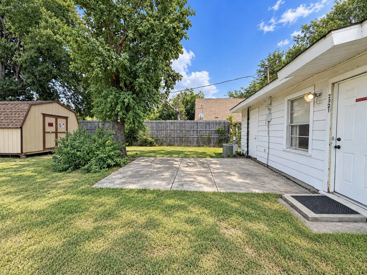 Single Family Residence For Sale in Dallas County , 2921 Charles Drive, Garland, Texas 75041, 3 Bedroom, 1 Bathroom, Garage spaces, 1,100 Sqft, built in 1966, mls#21390986, Real Estate Agent in Garland, Homes For Sale in Dallas county, Homes For Sale in Garland, Realtor in Garland Texas, Real Estate Brokerage Independent Realty Texas, Luminita Cordes Realtor