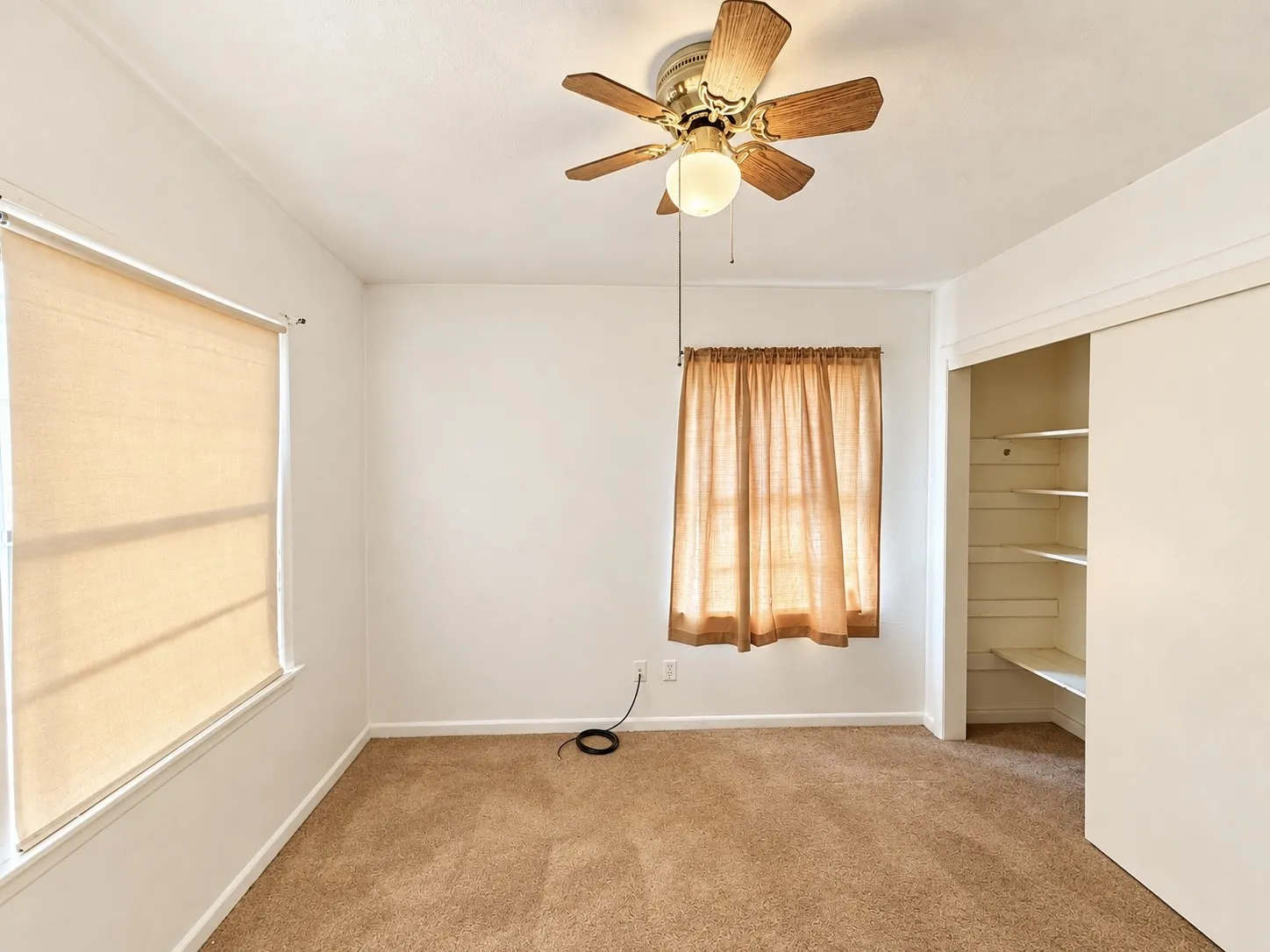 Single Family Residence For Sale in Dallas County , 2921 Charles Drive, Garland, Texas 75041, 3 Bedroom, 1 Bathroom, Garage spaces, 1,100 Sqft, built in 1966, mls#21390986, Real Estate Agent in Garland, Homes For Sale in Dallas county, Homes For Sale in Garland, Realtor in Garland Texas, Real Estate Brokerage Independent Realty Texas, Luminita Cordes Realtor