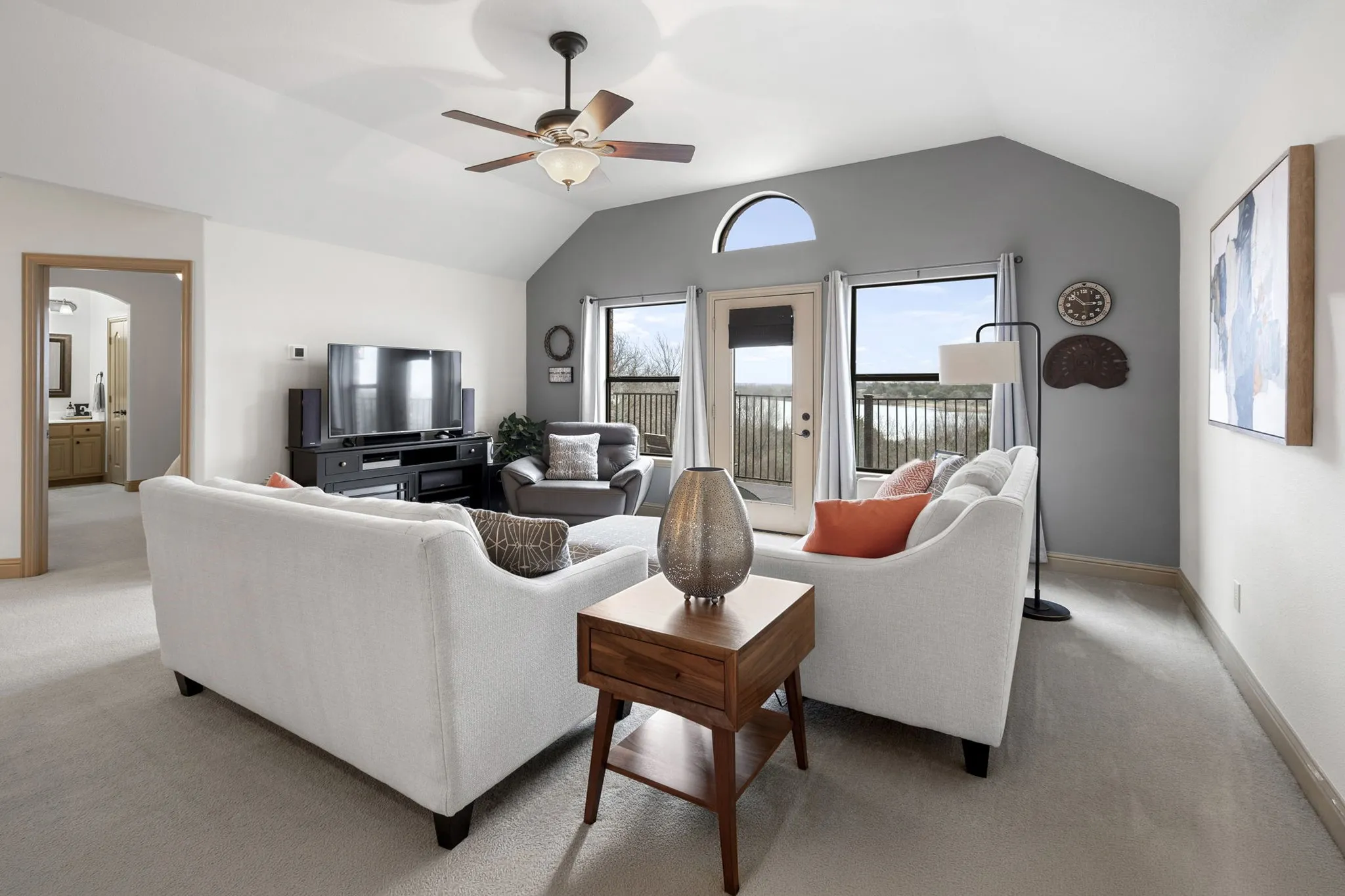 Single Family Residence For Sale in Collin County , 1017 Hilltop Drive, Lavon, Texas 75166, 5 Bedroom, 4 Bathroom, 3 Garage spaces, 4,222 Sqft, built in 2006, mls#21391006, Real Estate Agent in Lavon, Homes For Sale in Collin county, Homes For Sale in Lavon, Realtor in Lavon Texas, Real Estate Brokerage Independent Realty Texas, Luminita Cordes Realtor