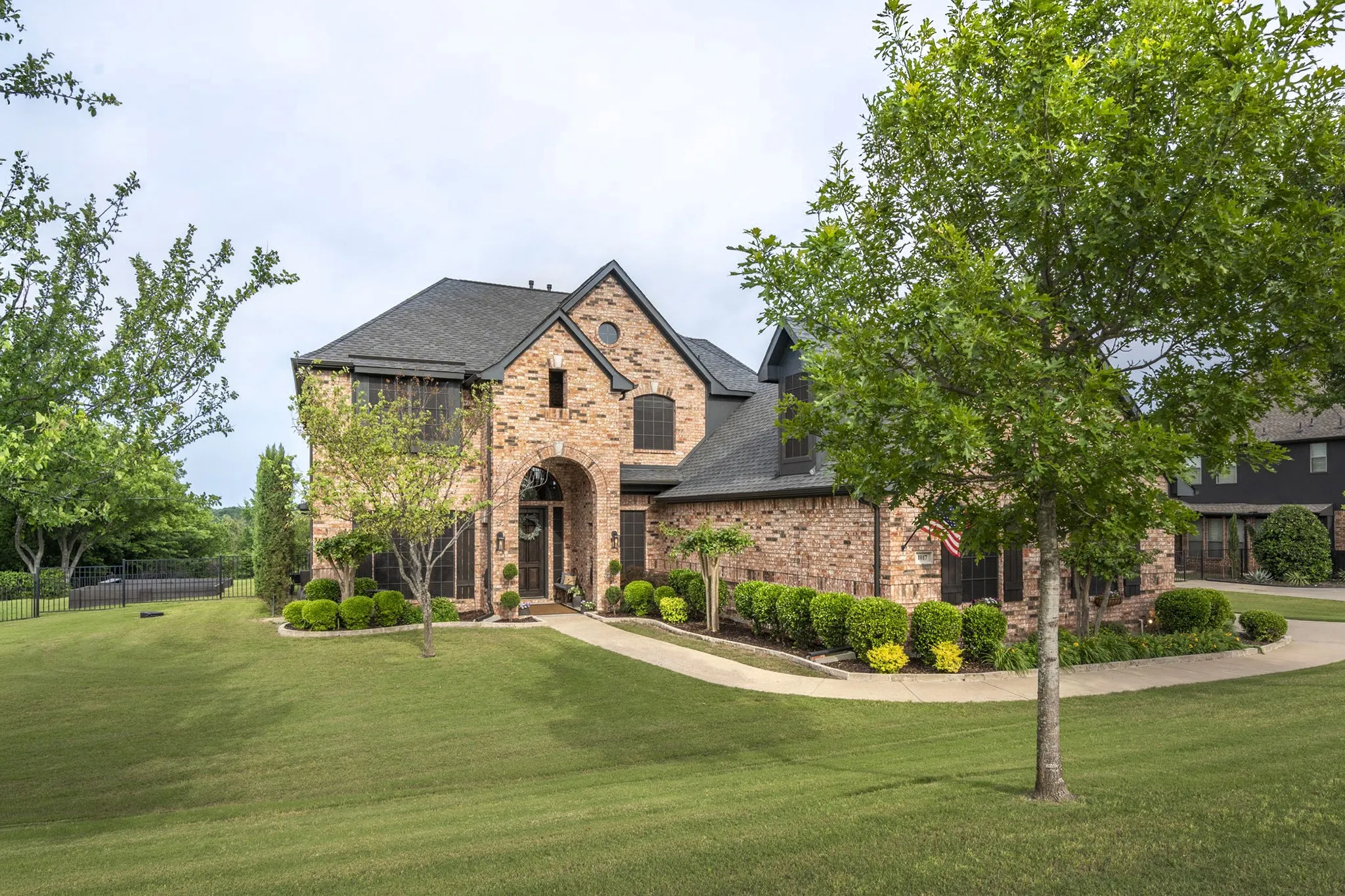 Single Family Residence For Sale in Collin County , 1017 Hilltop Drive, Lavon, Texas 75166, 5 Bedroom, 4 Bathroom, 3 Garage spaces, 4,222 Sqft, built in 2006, mls#21391006, Real Estate Agent in Lavon, Homes For Sale in Collin county, Homes For Sale in Lavon, Realtor in Lavon Texas, Real Estate Brokerage Independent Realty Texas, Luminita Cordes Realtor
