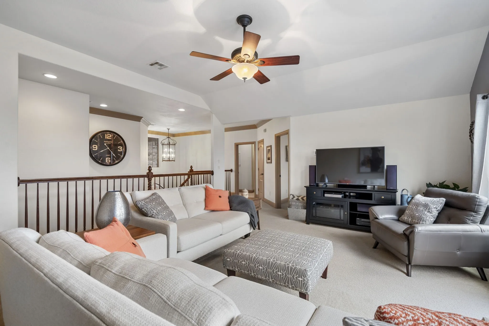 Single Family Residence For Sale in Collin County , 1017 Hilltop Drive, Lavon, Texas 75166, 5 Bedroom, 4 Bathroom, 3 Garage spaces, 4,222 Sqft, built in 2006, mls#21391006, Real Estate Agent in Lavon, Homes For Sale in Collin county, Homes For Sale in Lavon, Realtor in Lavon Texas, Real Estate Brokerage Independent Realty Texas, Luminita Cordes Realtor