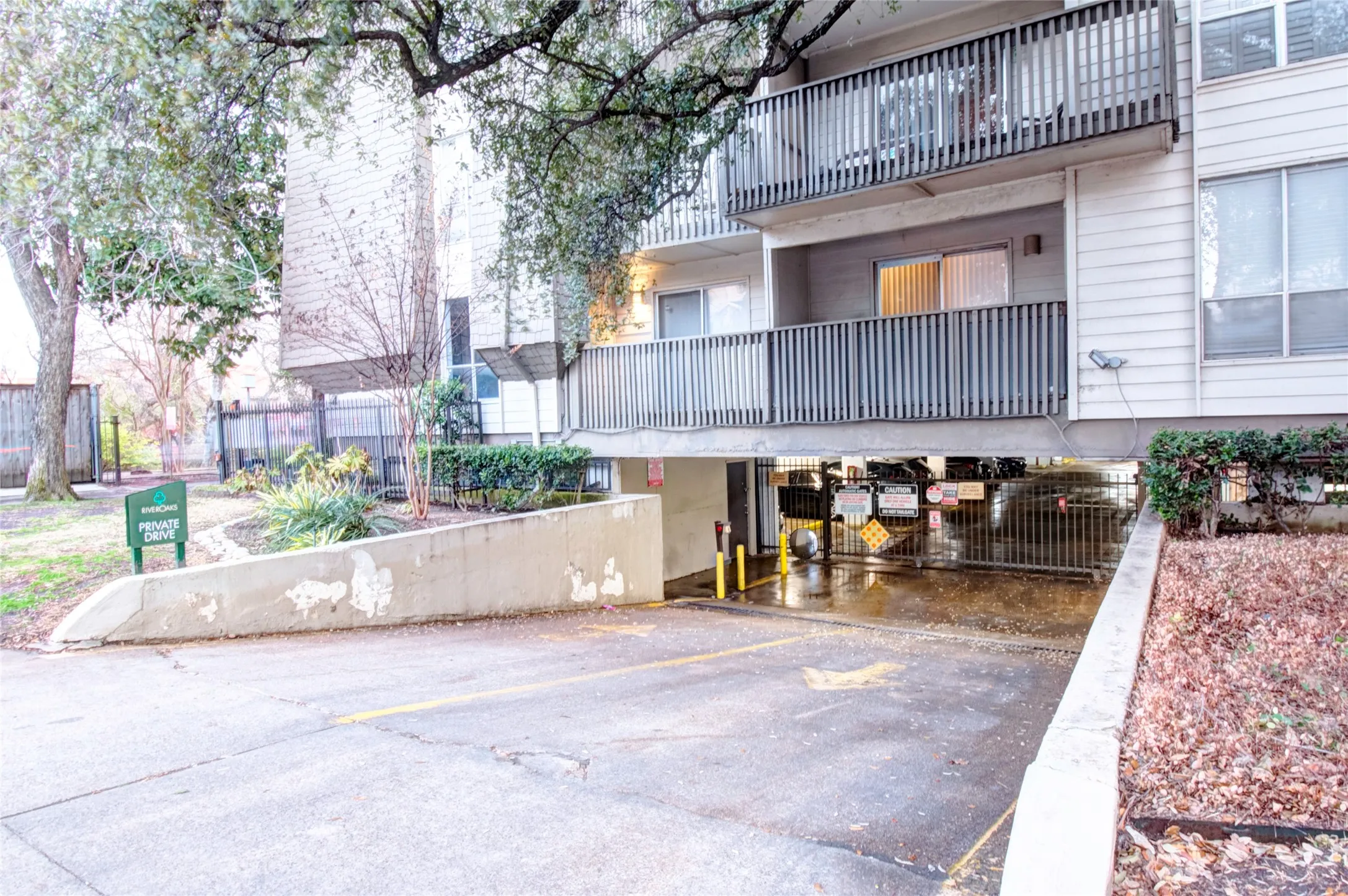 Condominium For Rent in Dallas County , 4837 Cedar Springs Road 304, Dallas, Texas 75219, 1 Bedroom, 1 Bathroom, 1 Garage spaces, 665 Sqft, built in 1970, mls#21390998, Real Estate Agent in Dallas, Homes For Rent in Dallas county, Homes For Rent in Dallas, Realtor in Dallas Texas, Real Estate Brokerage Independent Realty Texas, Luminita Cordes Realtor