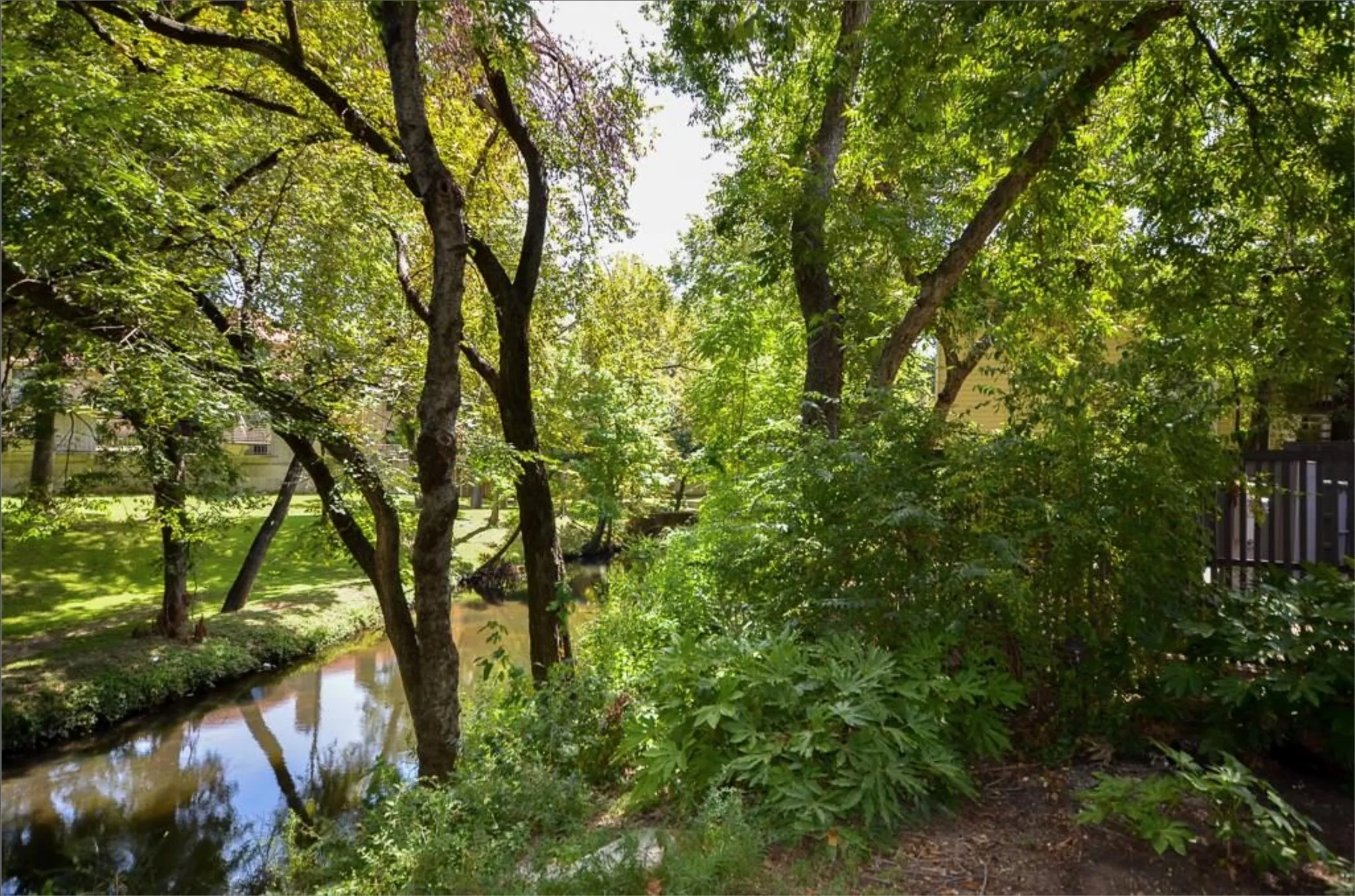 Condominium For Rent in Dallas County , 4837 Cedar Springs Road 304, Dallas, Texas 75219, 1 Bedroom, 1 Bathroom, 1 Garage spaces, 665 Sqft, built in 1970, mls#21390998, Real Estate Agent in Dallas, Homes For Rent in Dallas county, Homes For Rent in Dallas, Realtor in Dallas Texas, Real Estate Brokerage Independent Realty Texas, Luminita Cordes Realtor