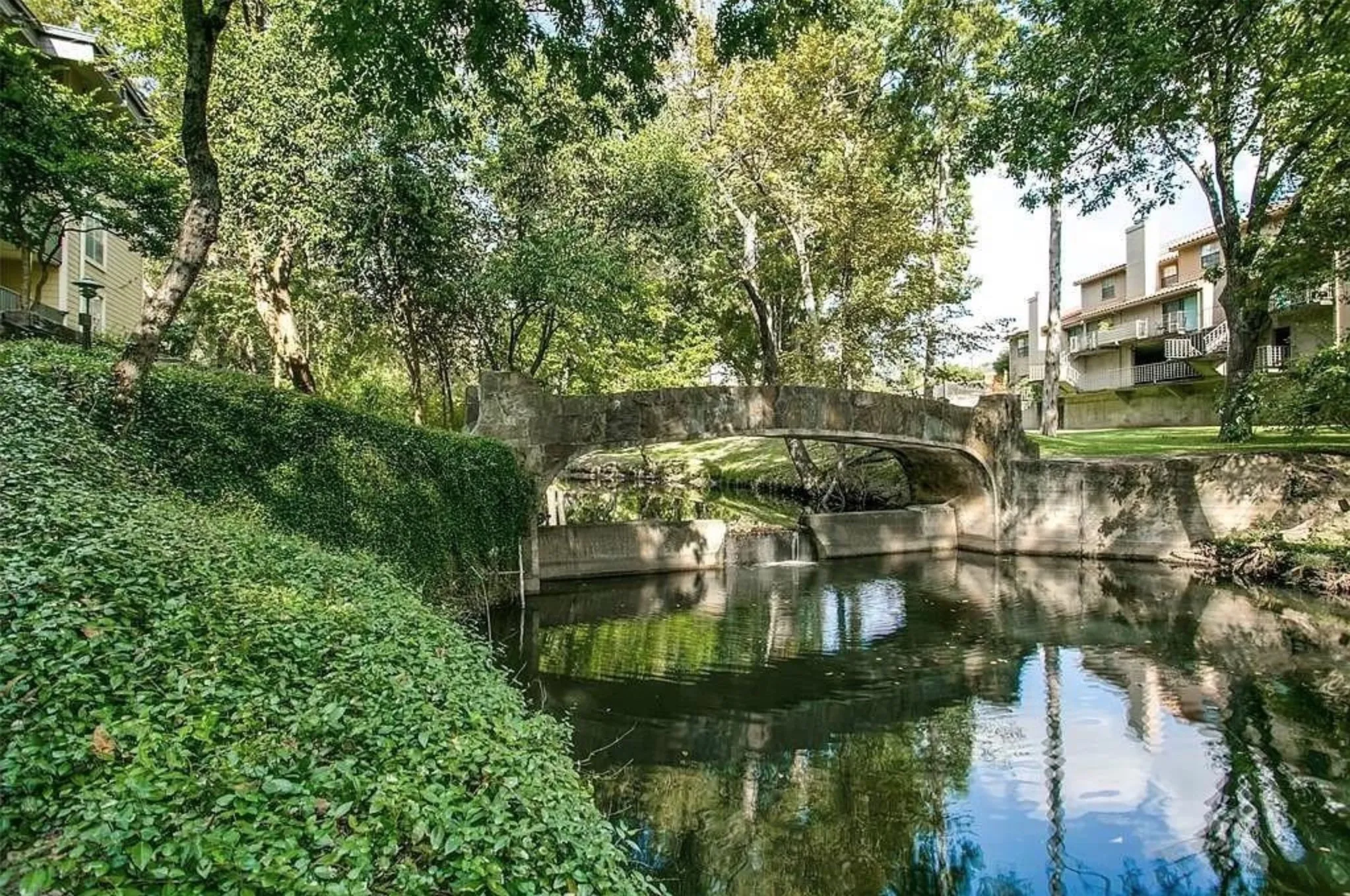 Condominium For Rent in Dallas County , 4837 Cedar Springs Road 304, Dallas, Texas 75219, 1 Bedroom, 1 Bathroom, 1 Garage spaces, 665 Sqft, built in 1970, mls#21390998, Real Estate Agent in Dallas, Homes For Rent in Dallas county, Homes For Rent in Dallas, Realtor in Dallas Texas, Real Estate Brokerage Independent Realty Texas, Luminita Cordes Realtor