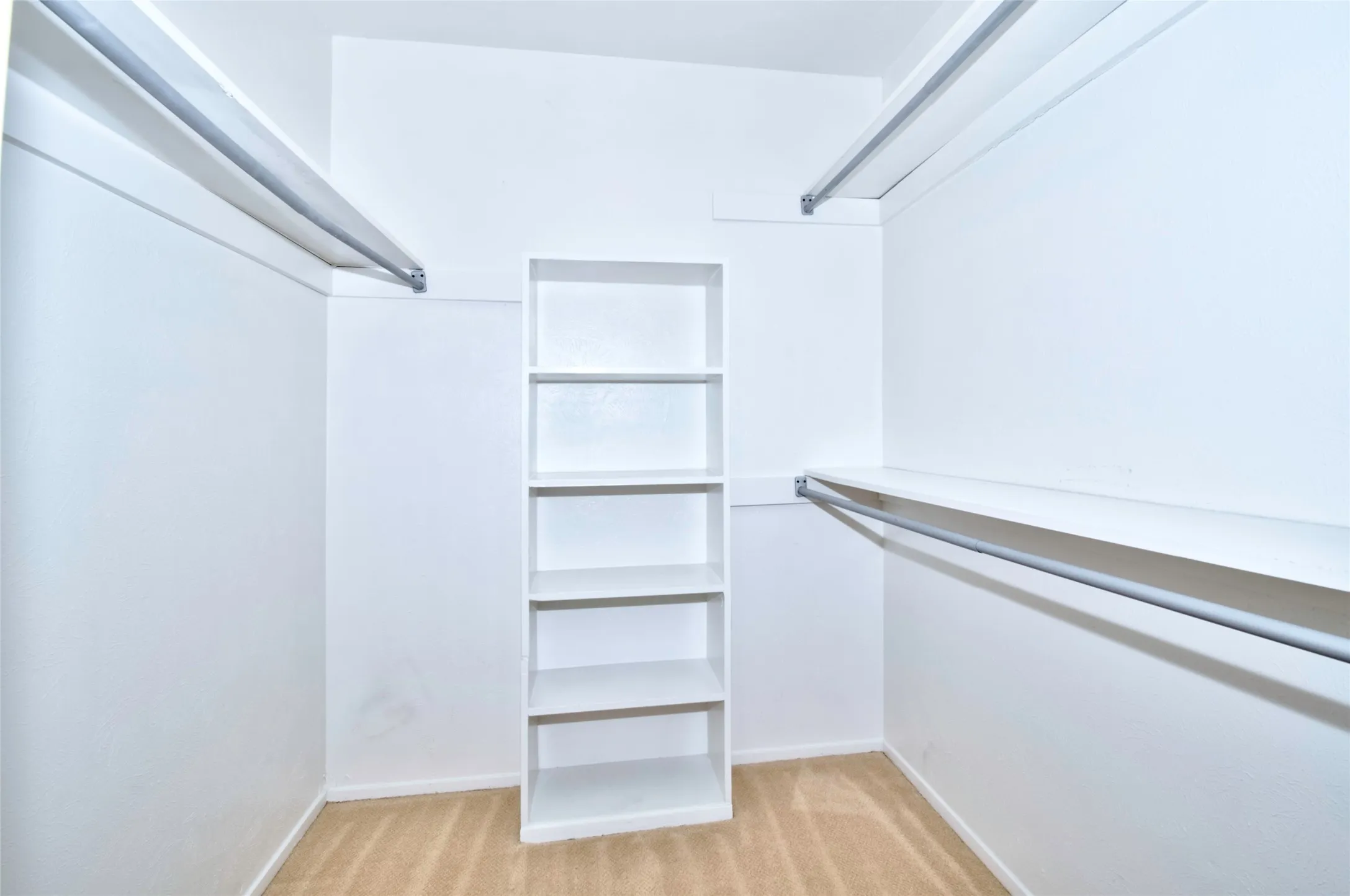 Condominium For Rent in Dallas County , 4837 Cedar Springs Road 304, Dallas, Texas 75219, 1 Bedroom, 1 Bathroom, 1 Garage spaces, 665 Sqft, built in 1970, mls#21390998, Real Estate Agent in Dallas, Homes For Rent in Dallas county, Homes For Rent in Dallas, Realtor in Dallas Texas, Real Estate Brokerage Independent Realty Texas, Luminita Cordes Realtor
